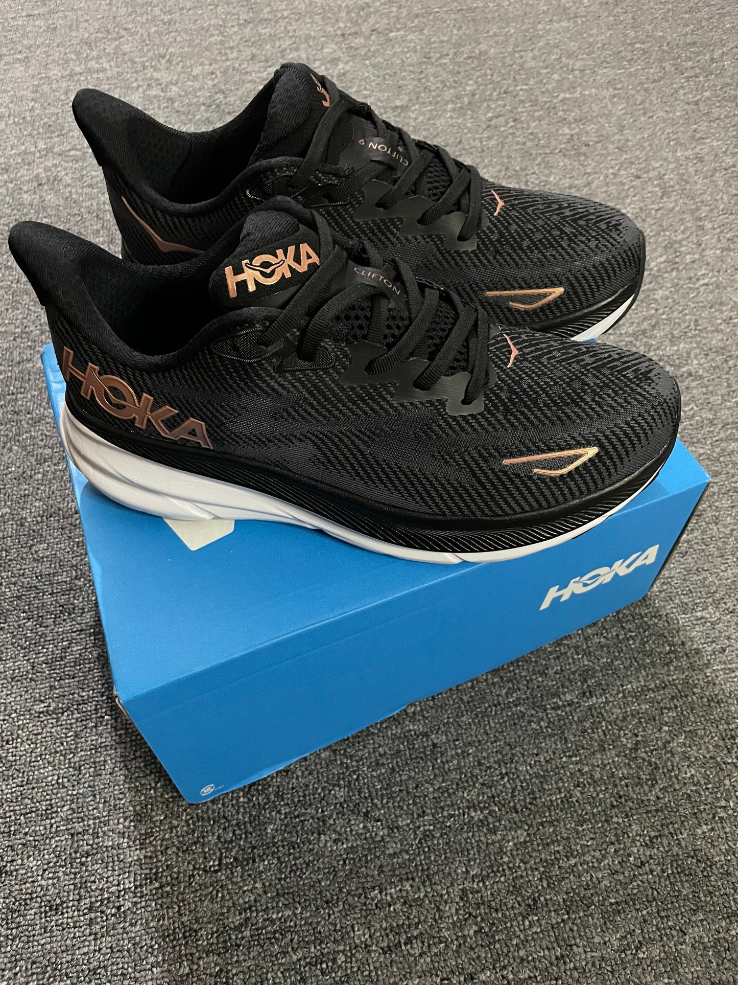 Hoka Clifton 9