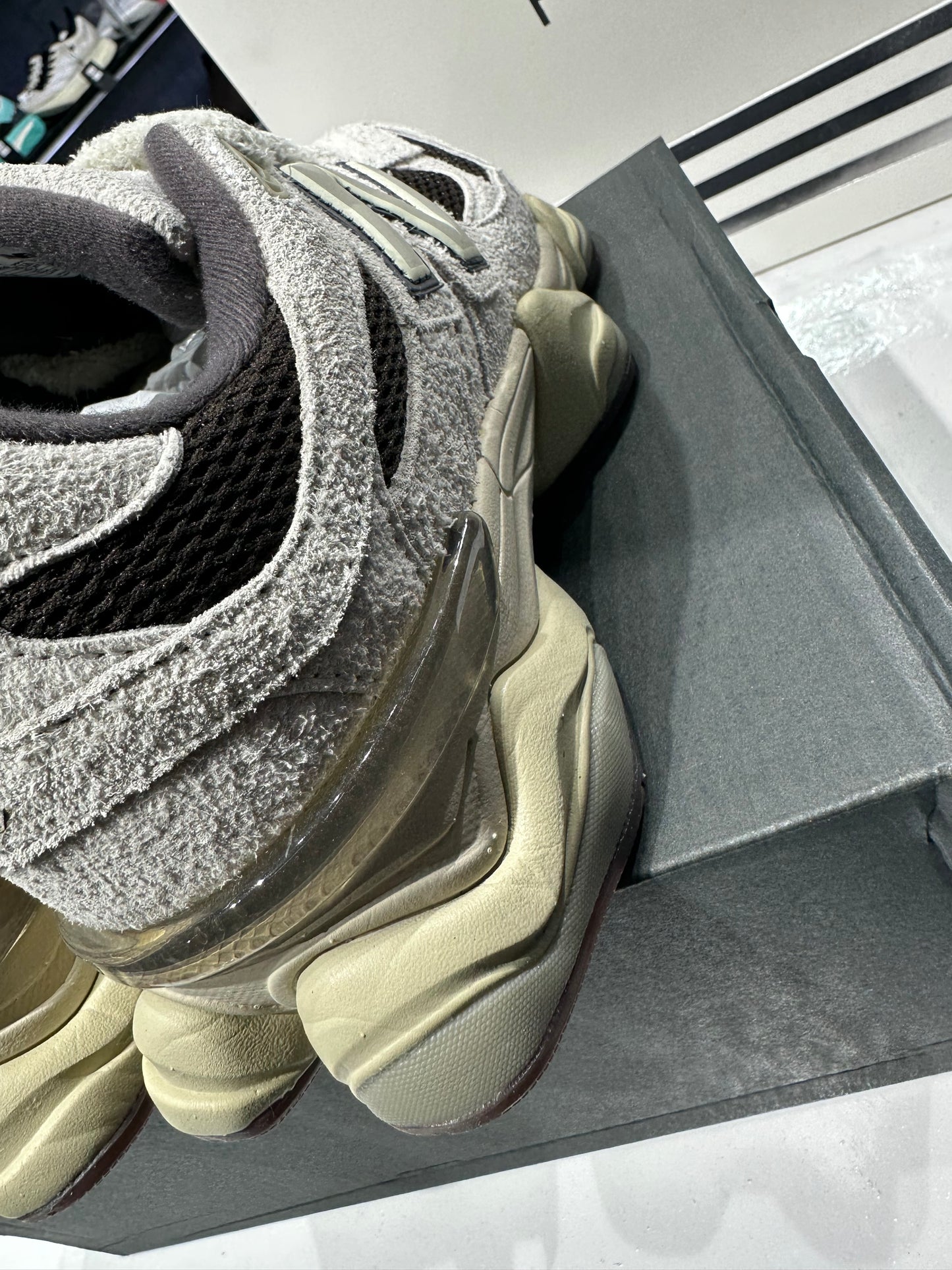 New Balance 9060 Sydney McLaughlin -Levrone Linen Black Coffee