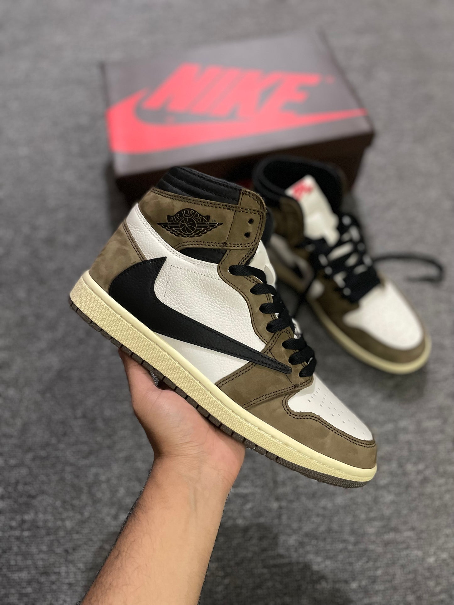 Jordan 1 Retro High Travis Scott mocha
