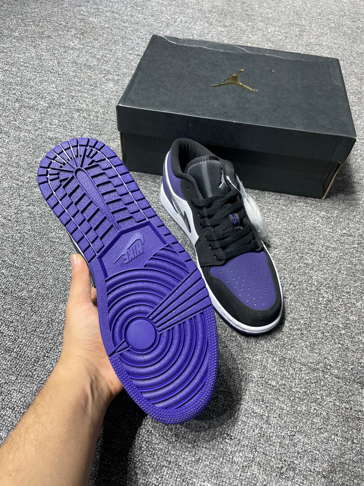 Jordan 1 Low Court Purple