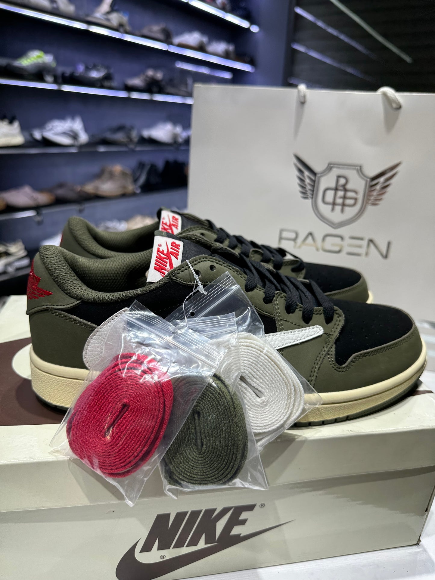 Travis Scott Black Olive (Oem) grade