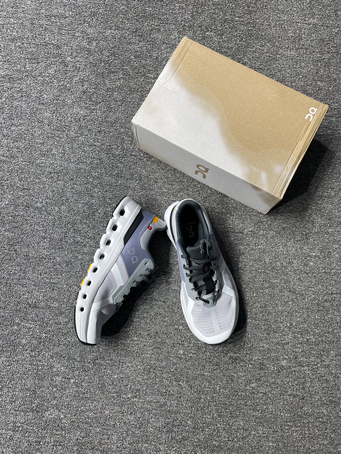 On Cloudrunner 2 Grey