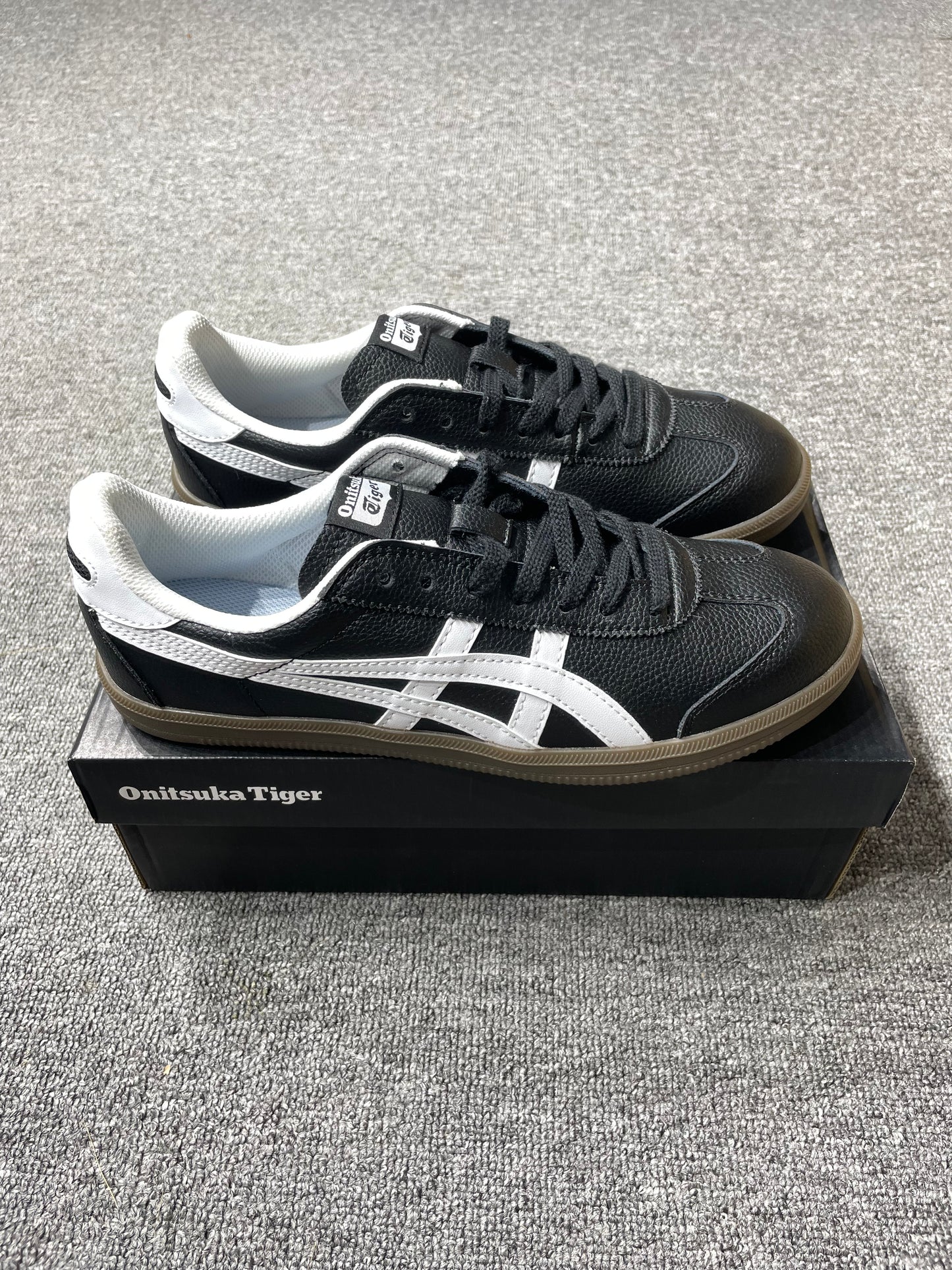 Onitsuka Tiger Tokuten Black/White