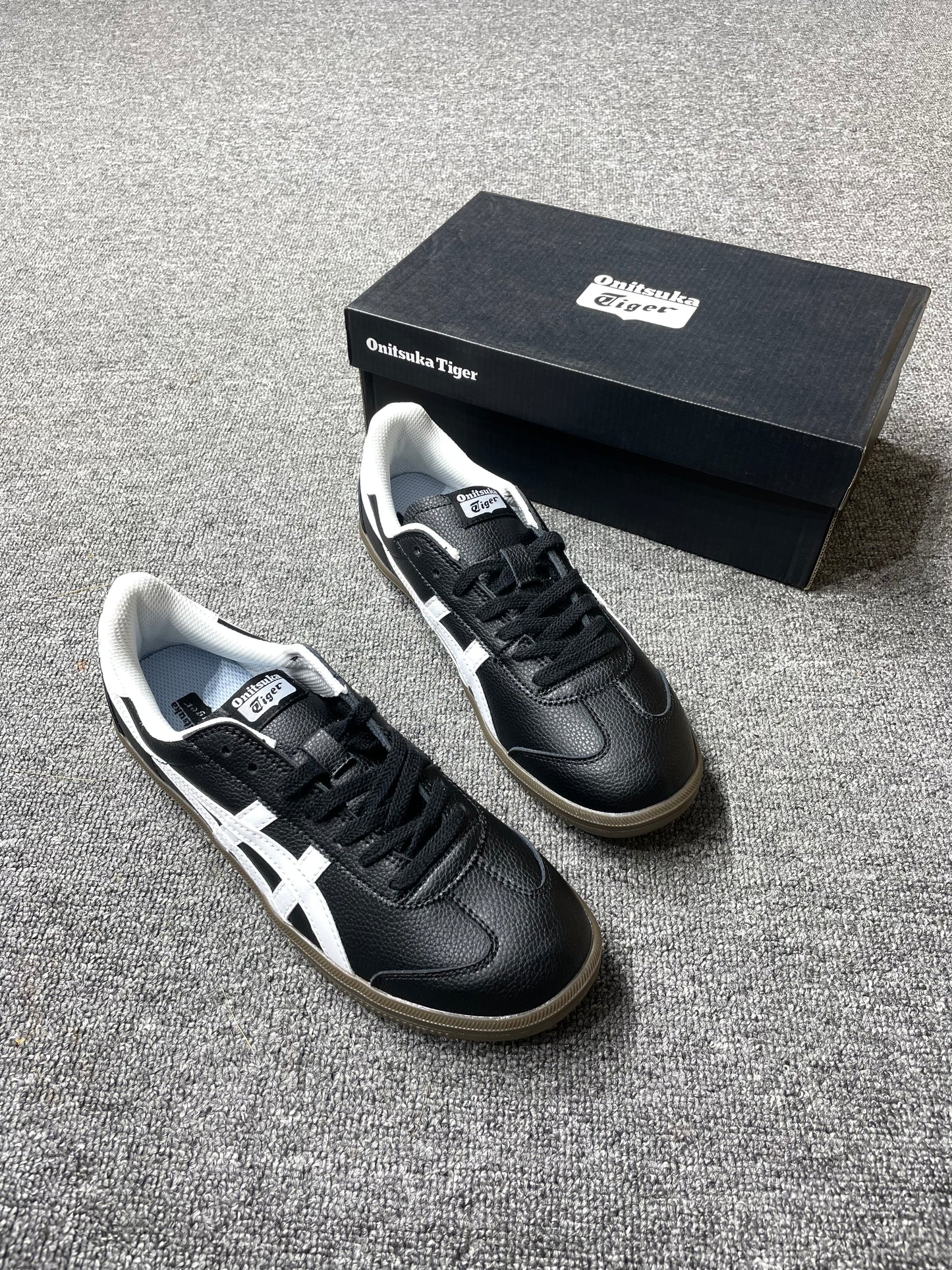 Onitsuka Tiger Tokuten Black/White