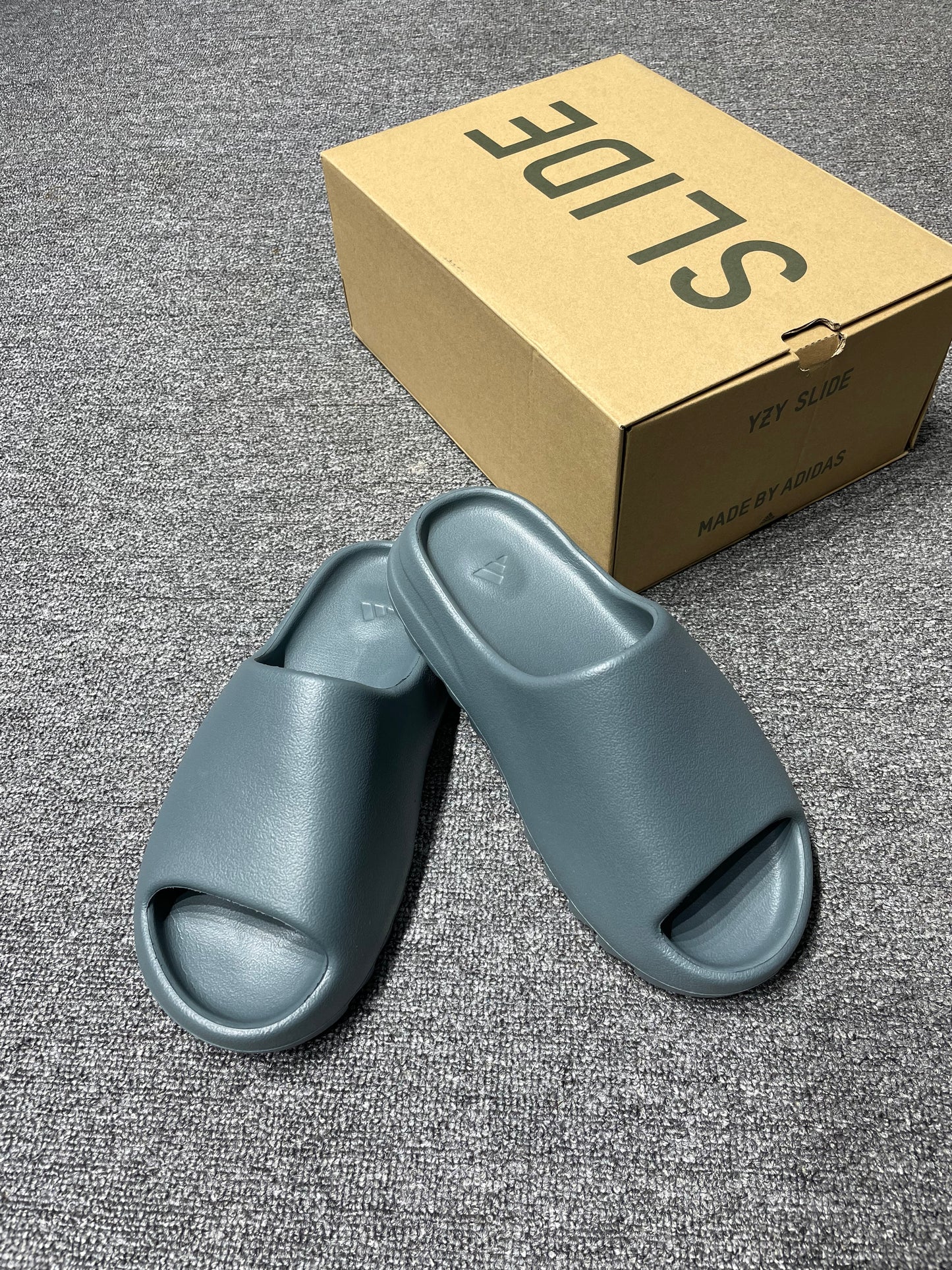 Yzy Slide Slate Grey