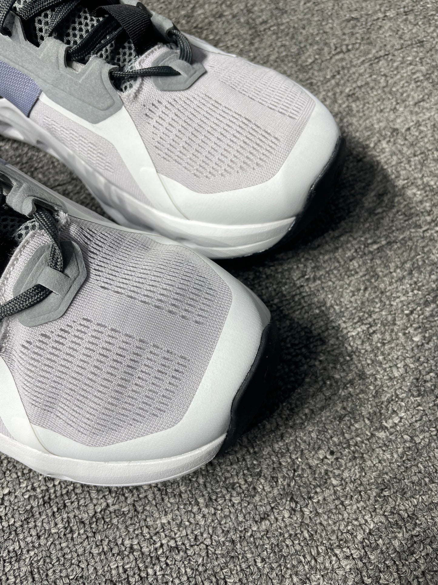 On Cloudrunner 2 Grey