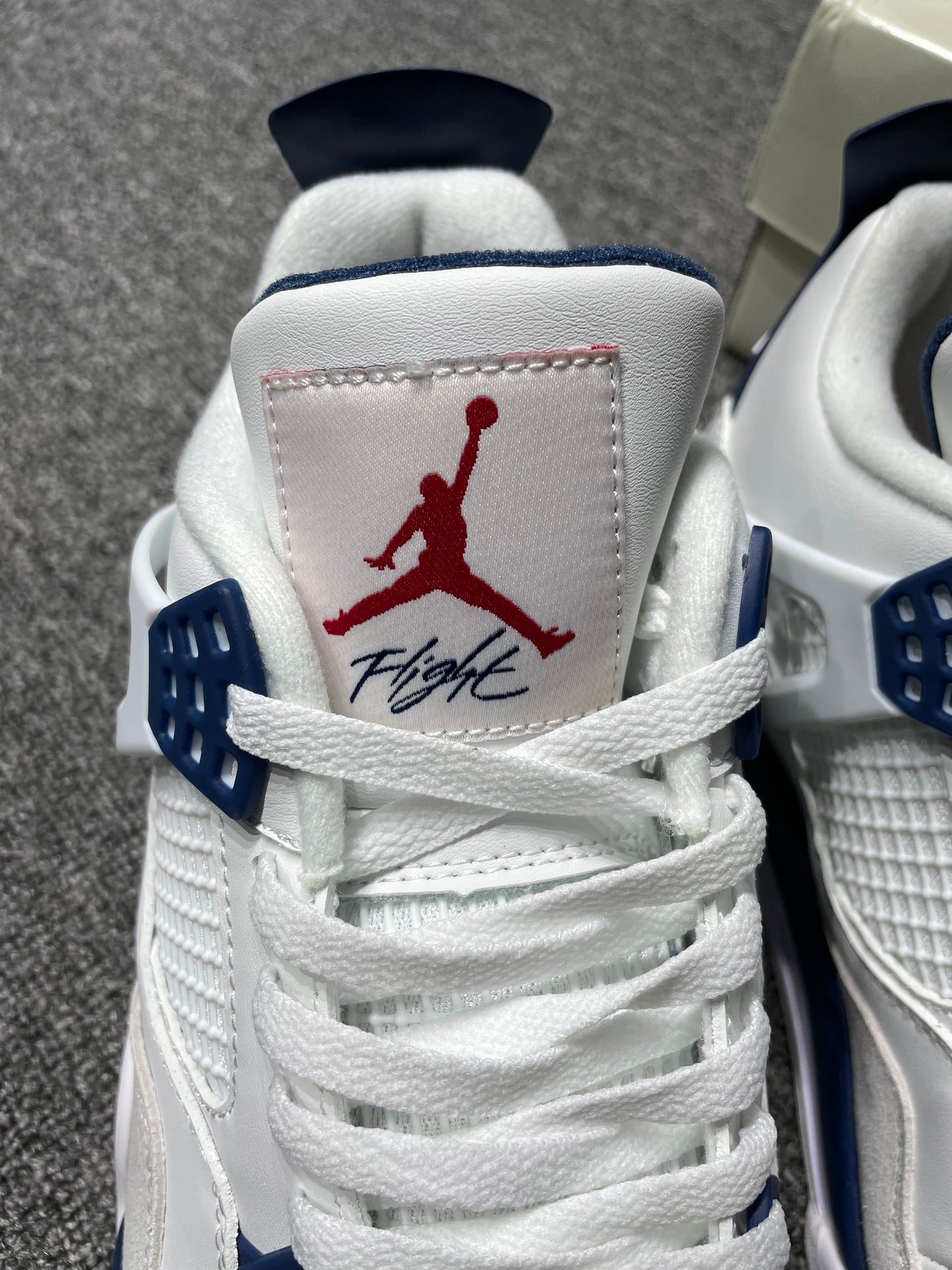 Jordan 4 Retro Navy