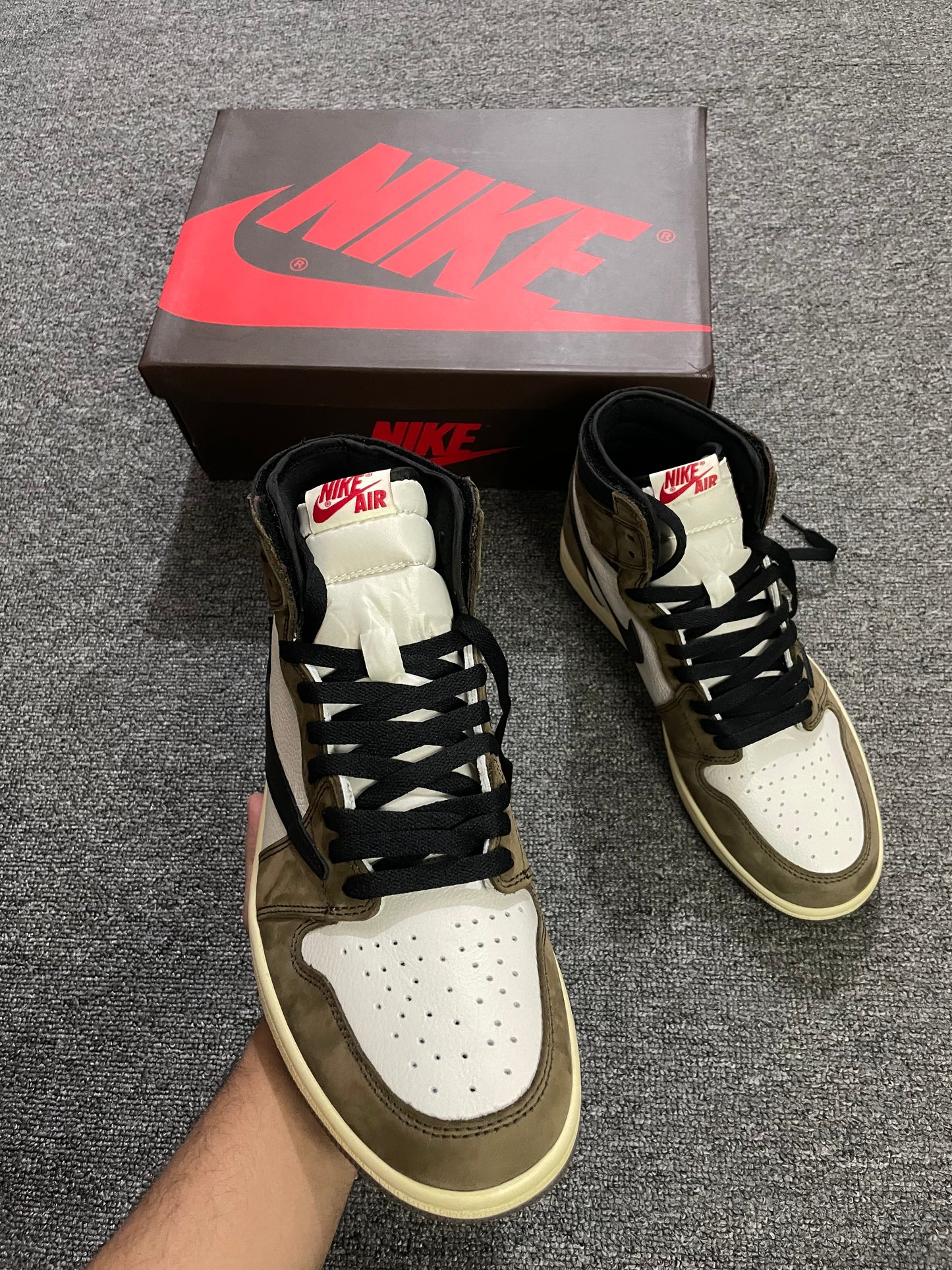 Jordan 1 Retro High Travis Scott mocha