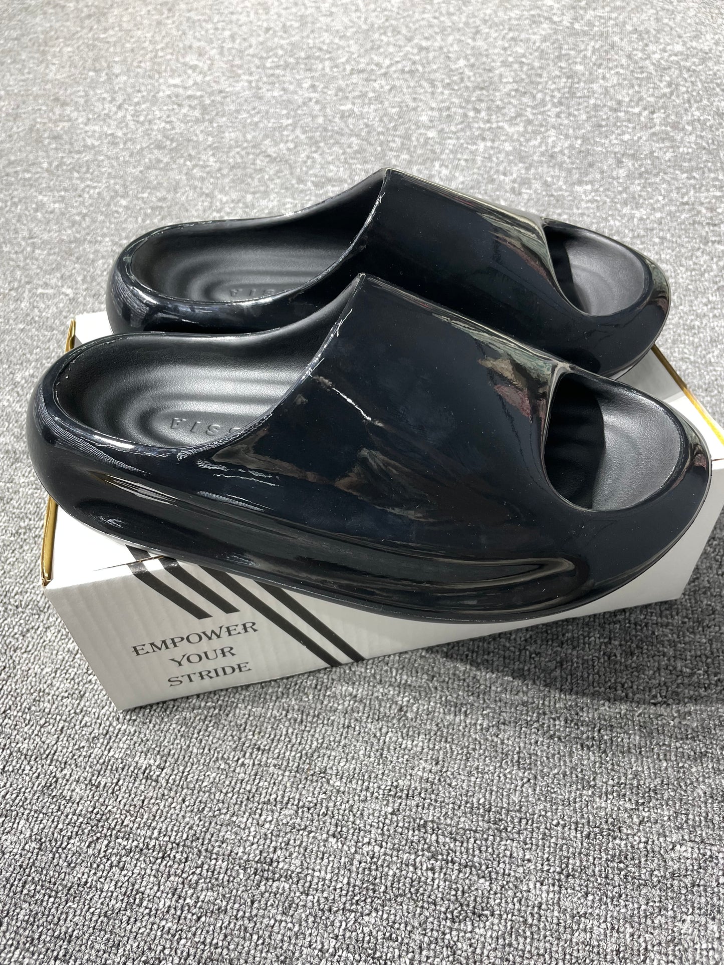 Yassia Reflective Matte