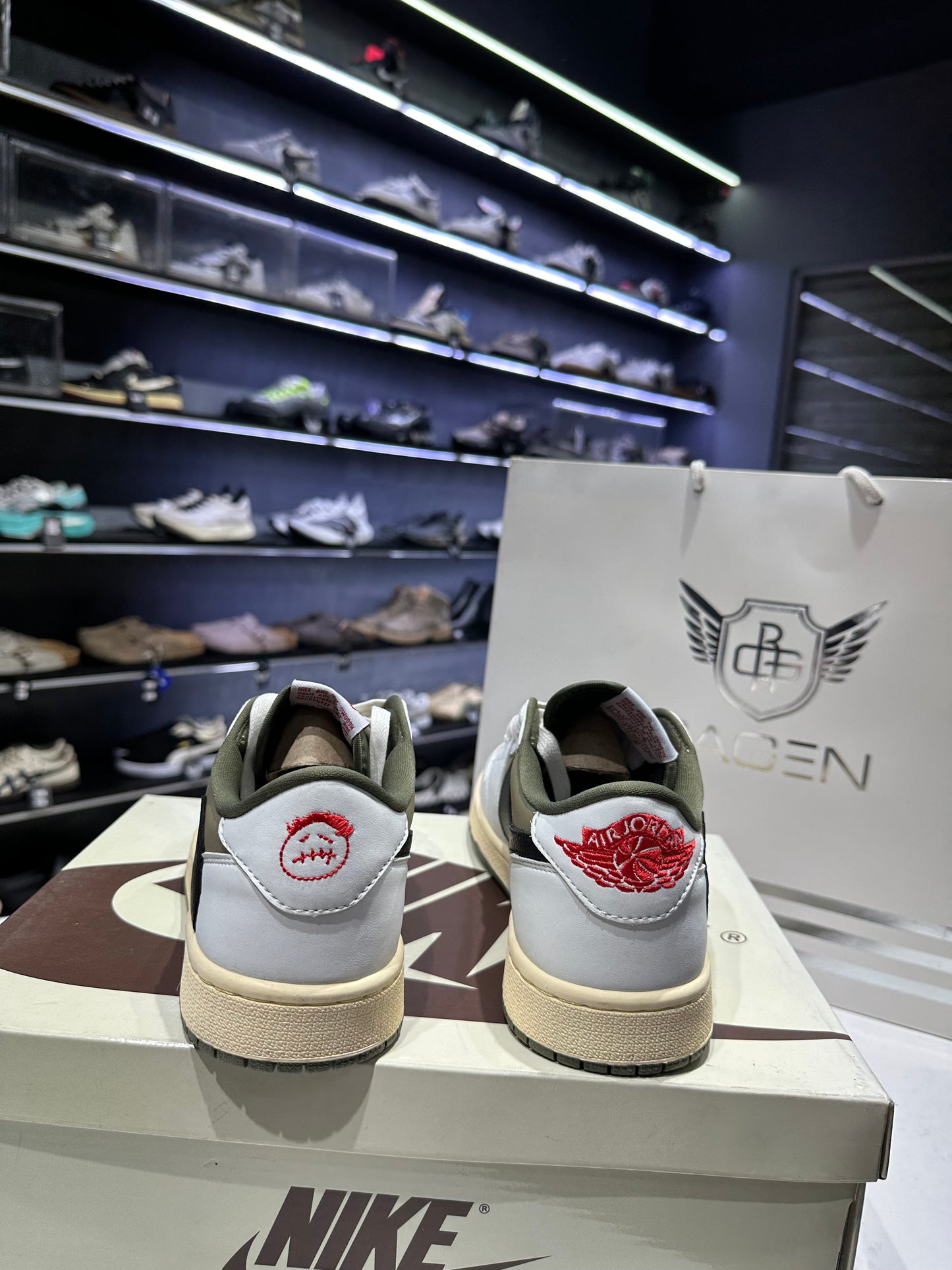 Travis Scott Medium Olive (Oem grade)