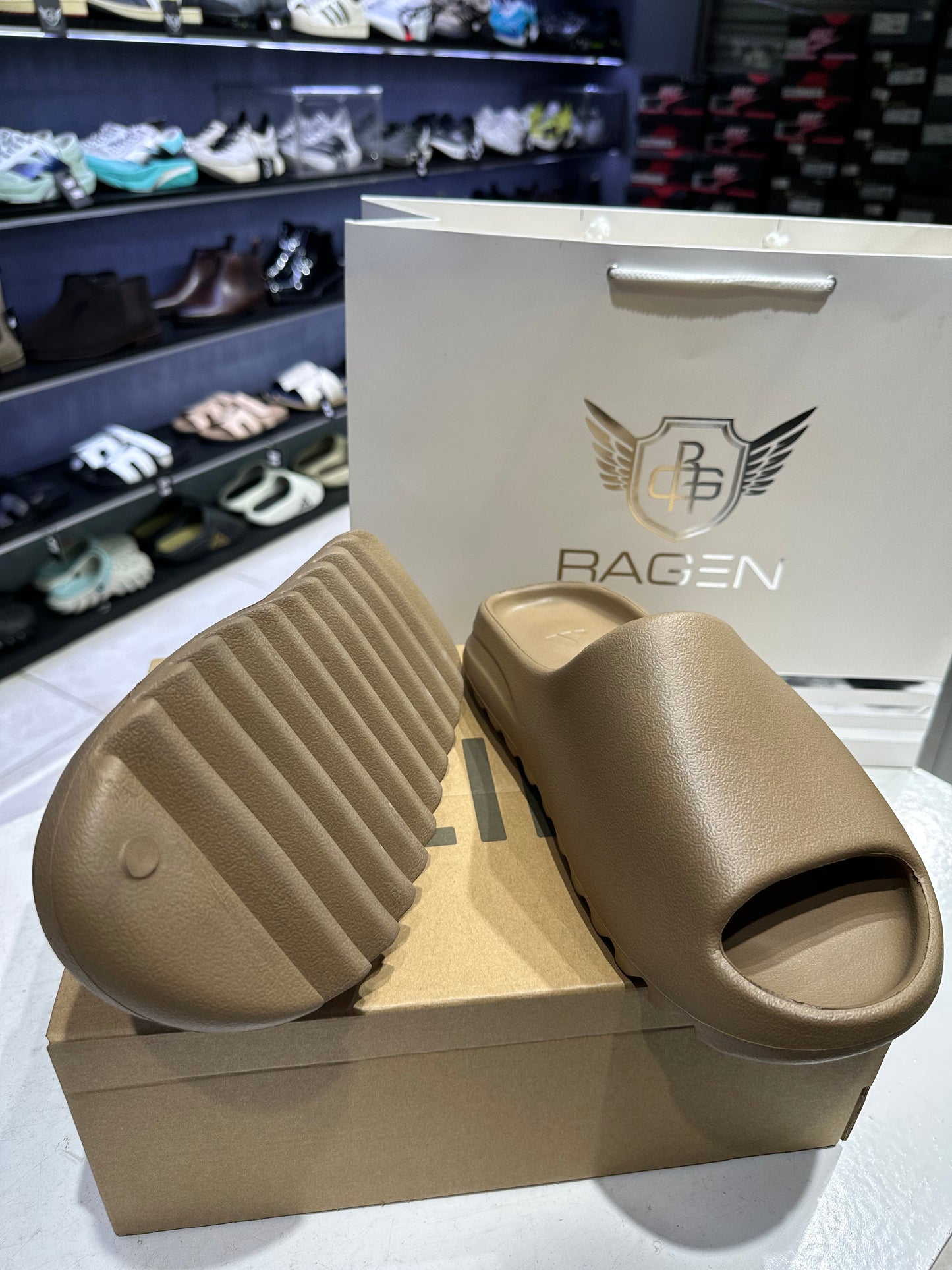 yzy slide Earth Brown