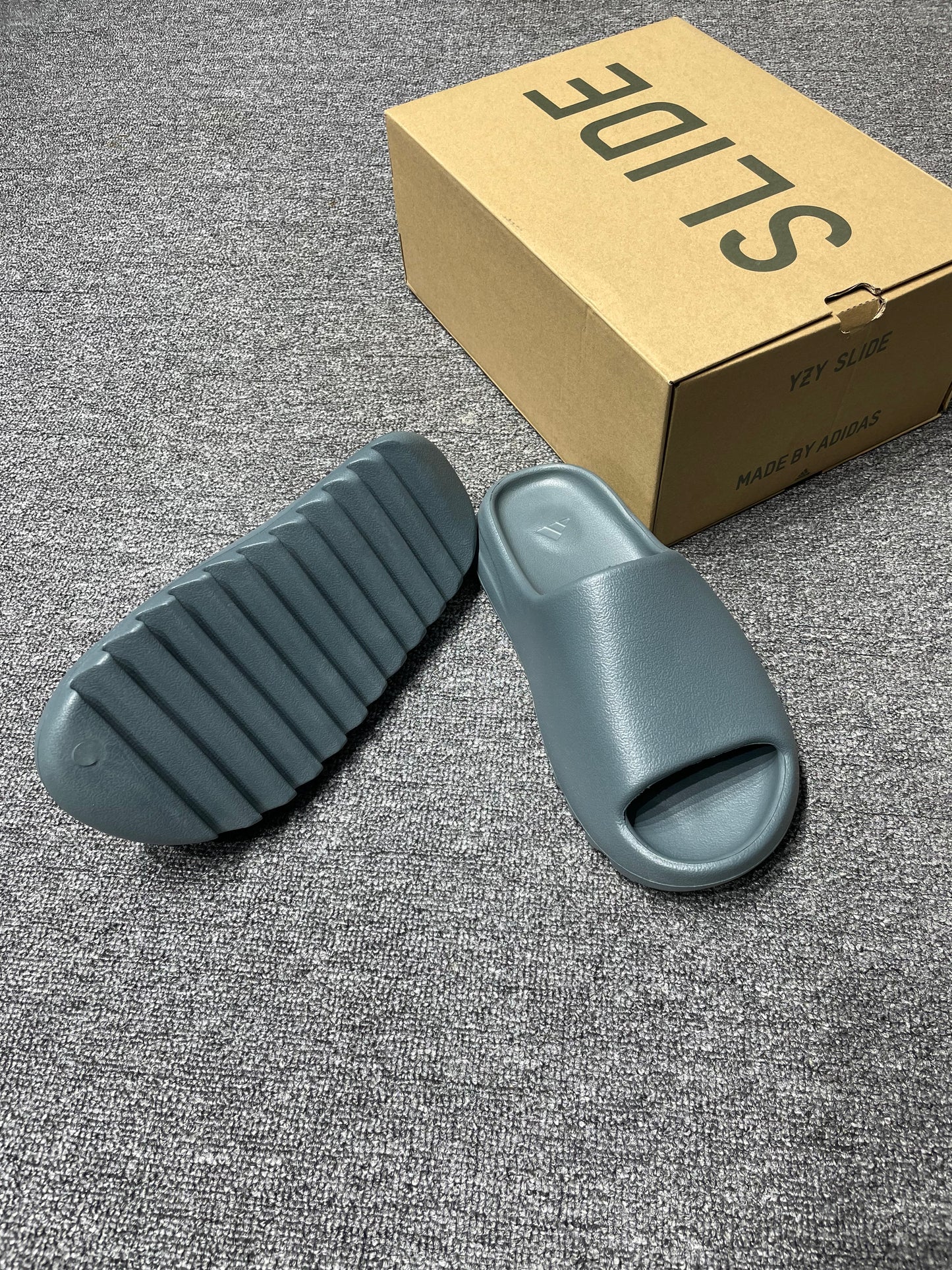 Yzy Slide Slate Grey
