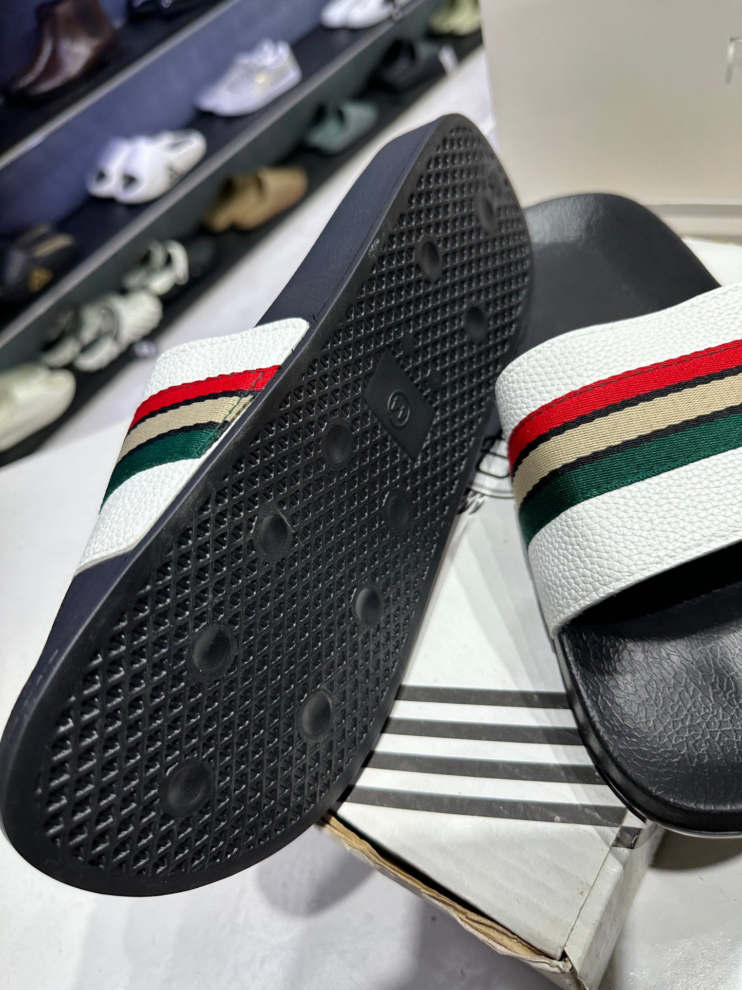 Skull Slides - White