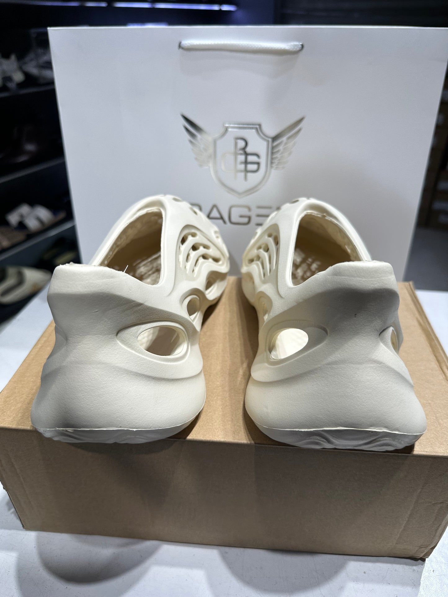 Yeezy Foam RNNR Sand