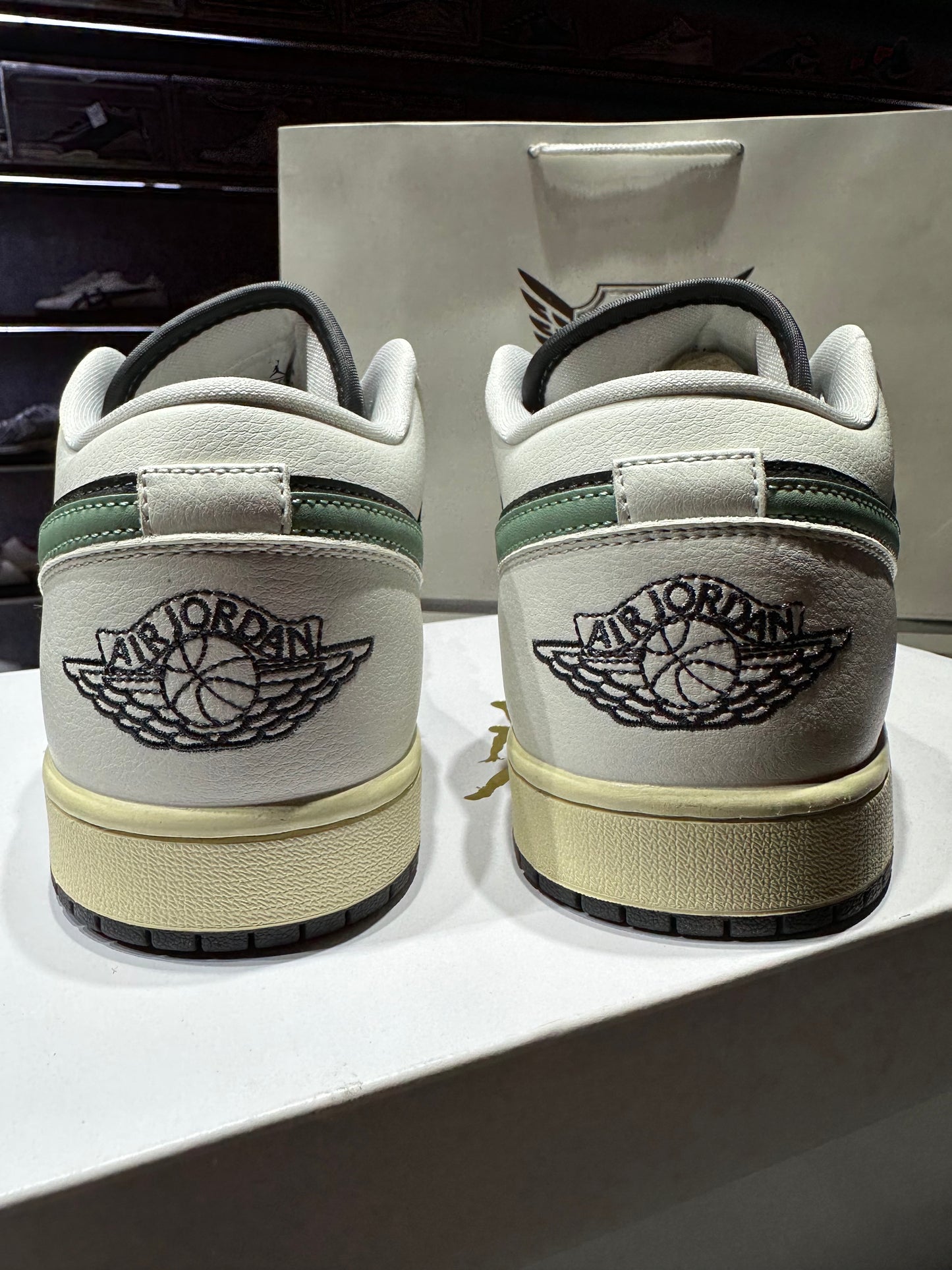 Aj 1 Low Jade Smoke
