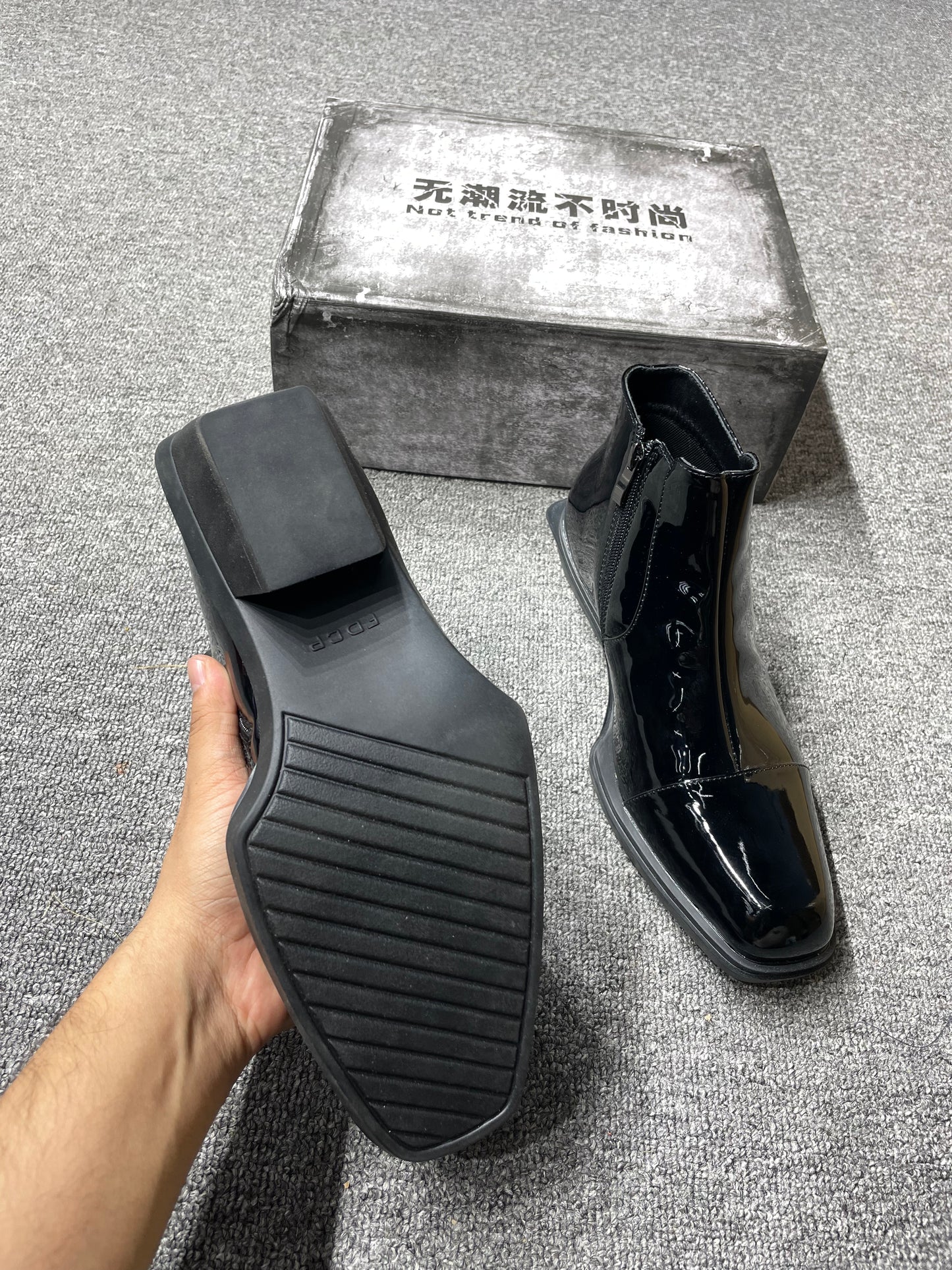 Chelsea Boot-Shadow Grace