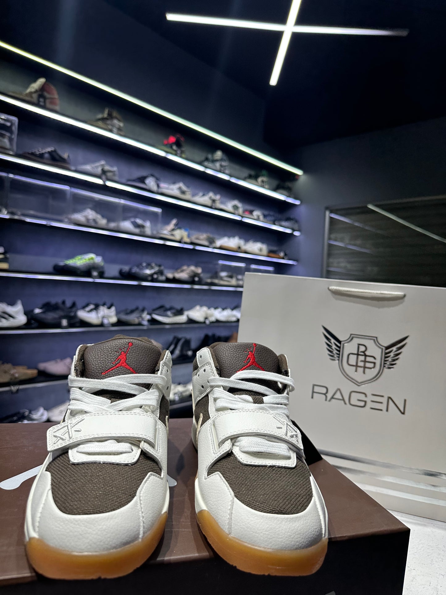 Jumpman Jack Travis Scott Sail