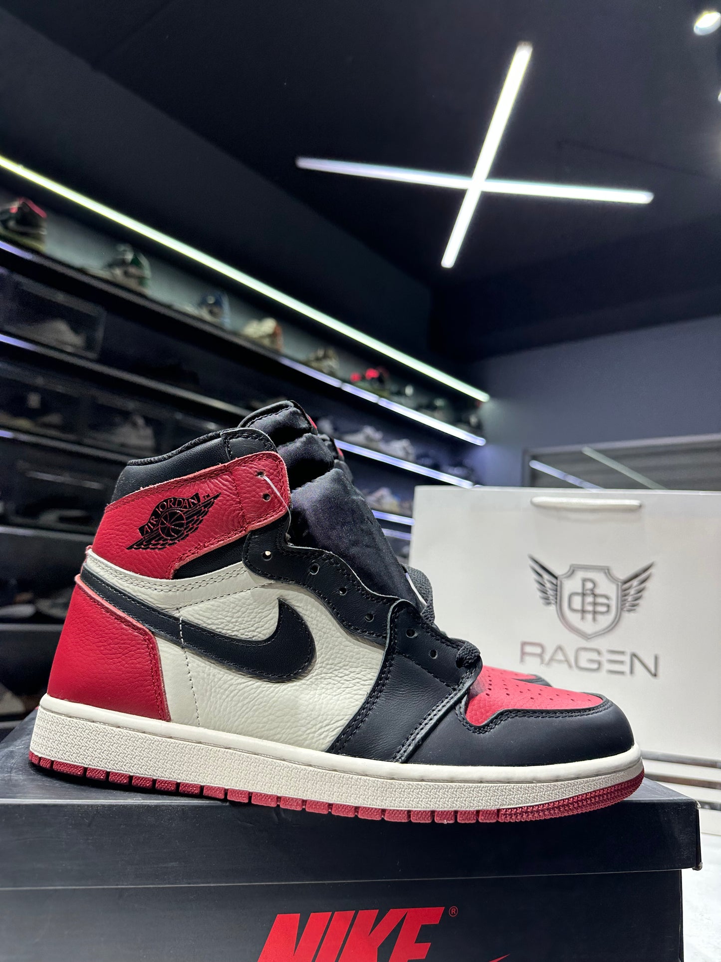 Air Jordan 1 High Bred Toe
