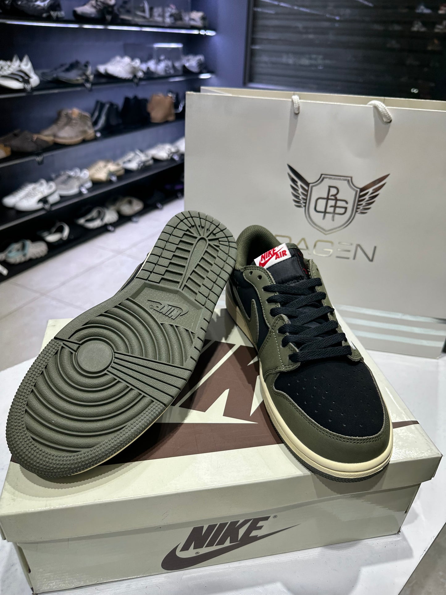 Travis Scott Black Olive (Oem) grade