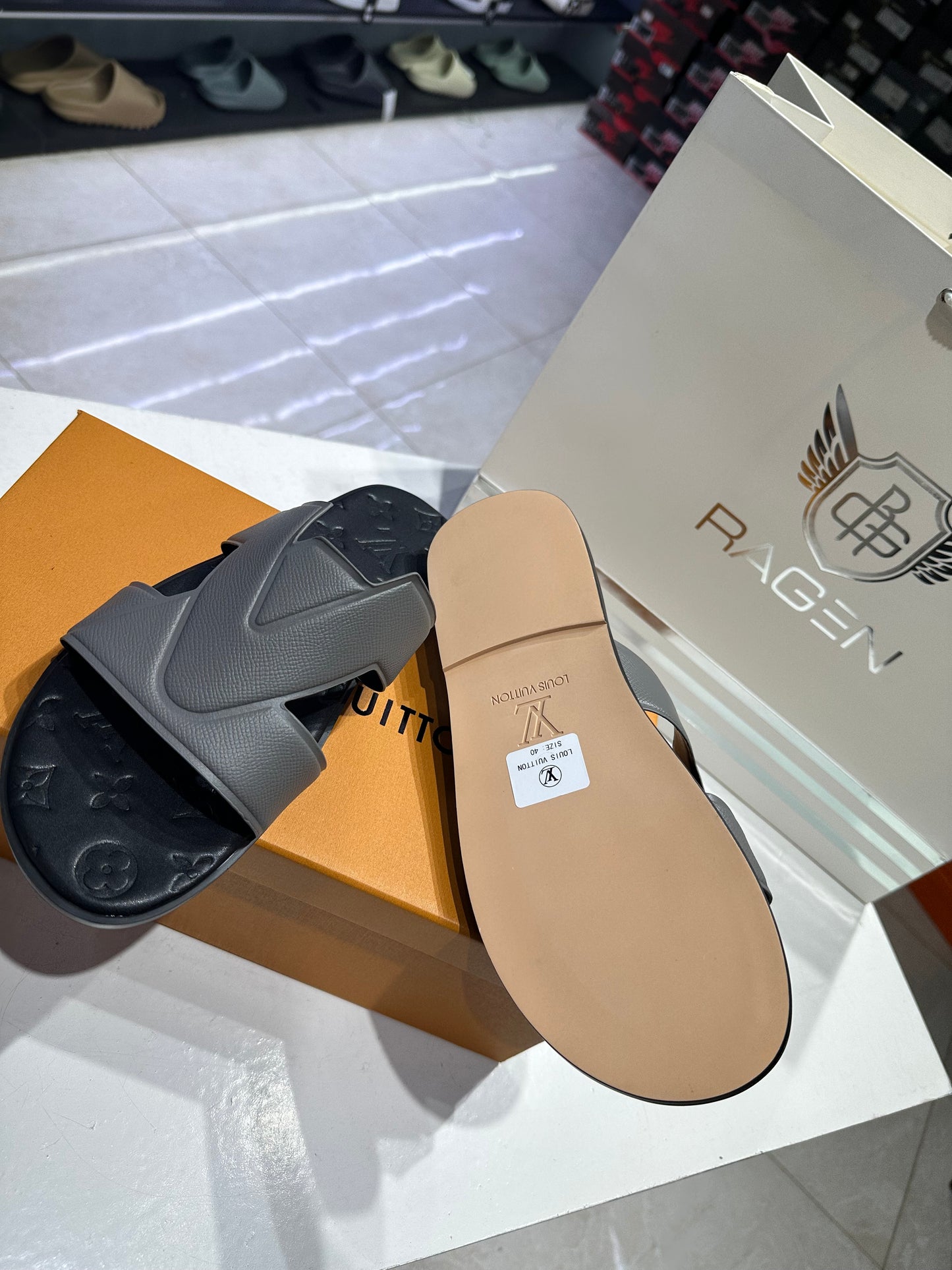 LV Oasis Mule - Grey