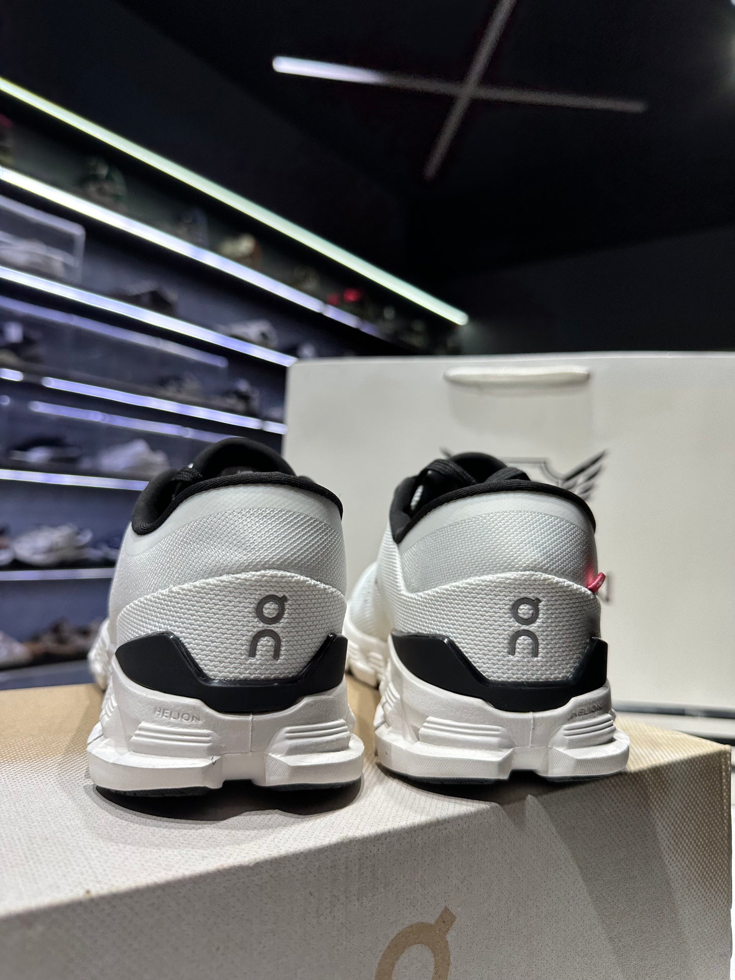 On Cloud runner 2 white