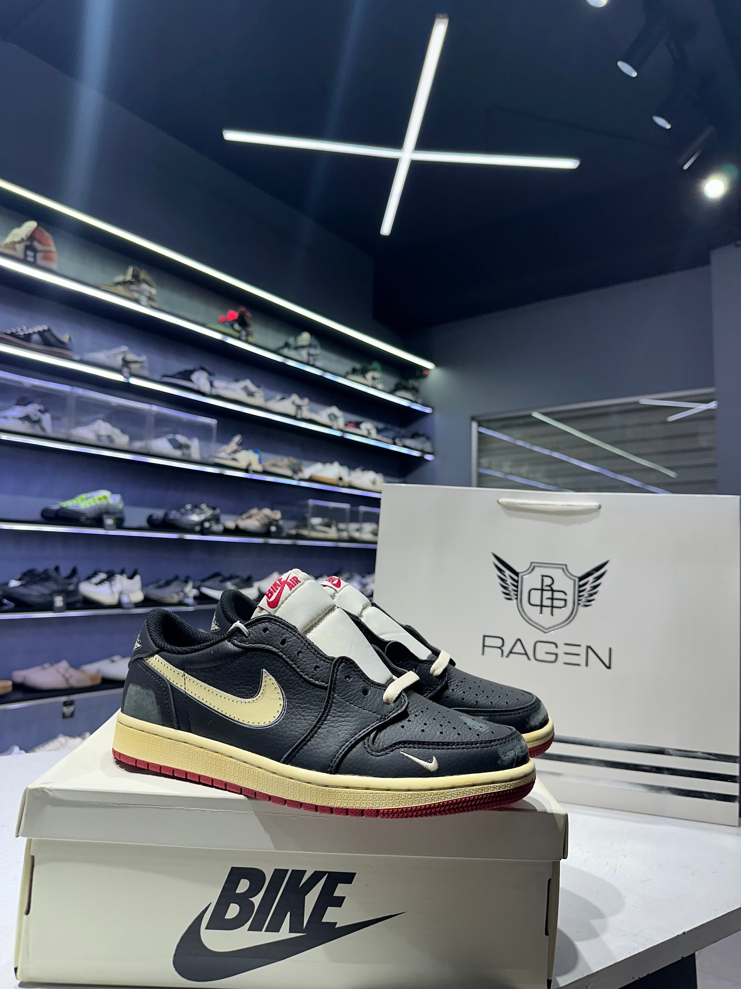 Air Jordan 1 low  x Nigel Sylvester