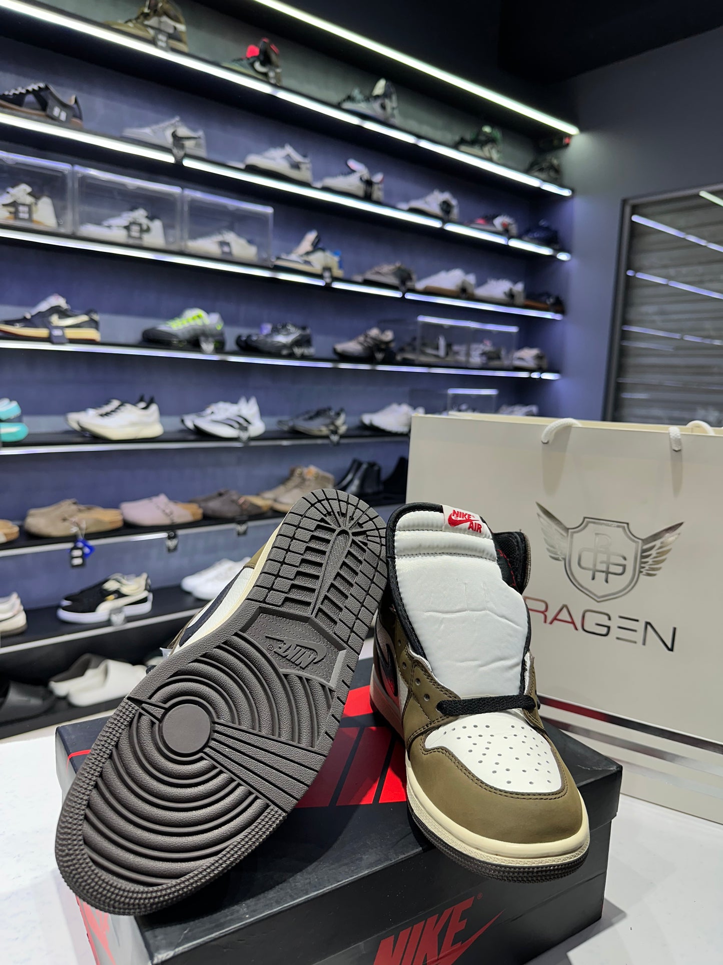 Aj 1 High Travis Scott Reverse Mocha (Oem Grade)