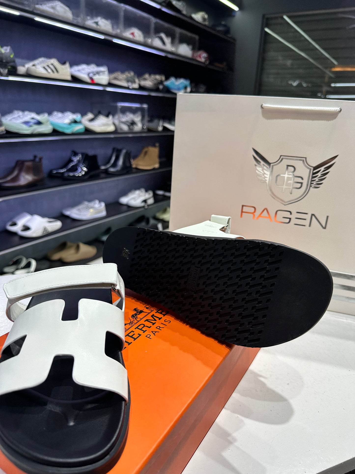 Hermes Chypre Sandal - white