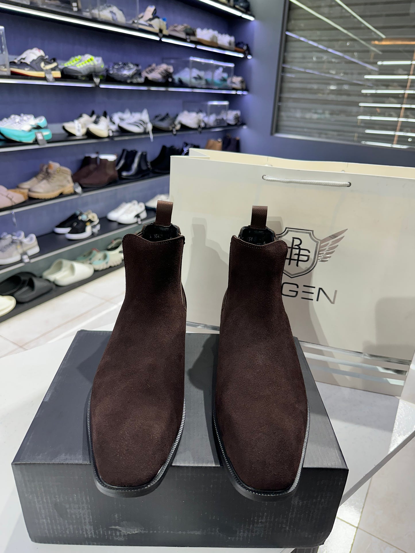Chelsea suede Coffee Brown