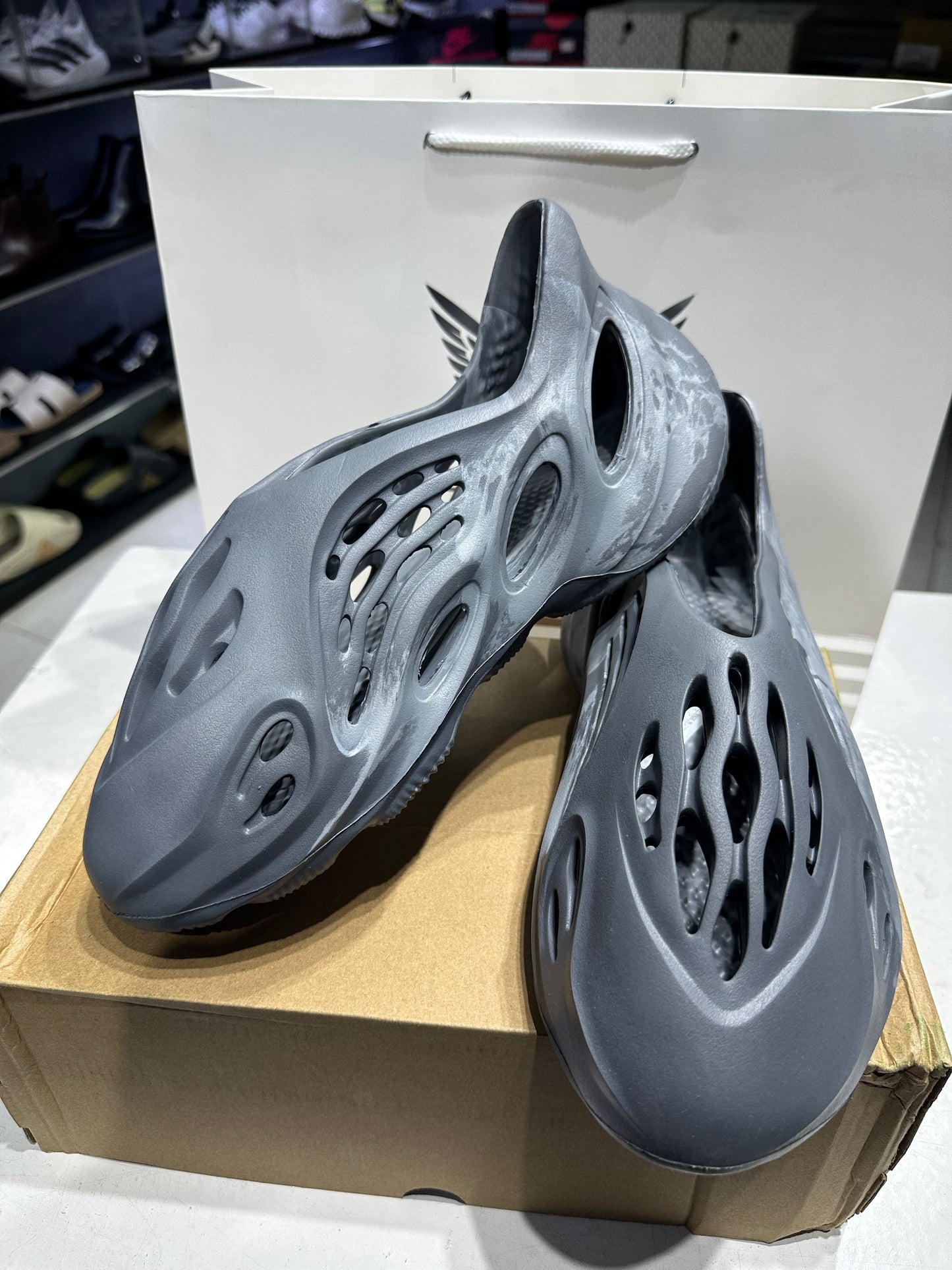 Yeezy Foam RNNR MX Granite