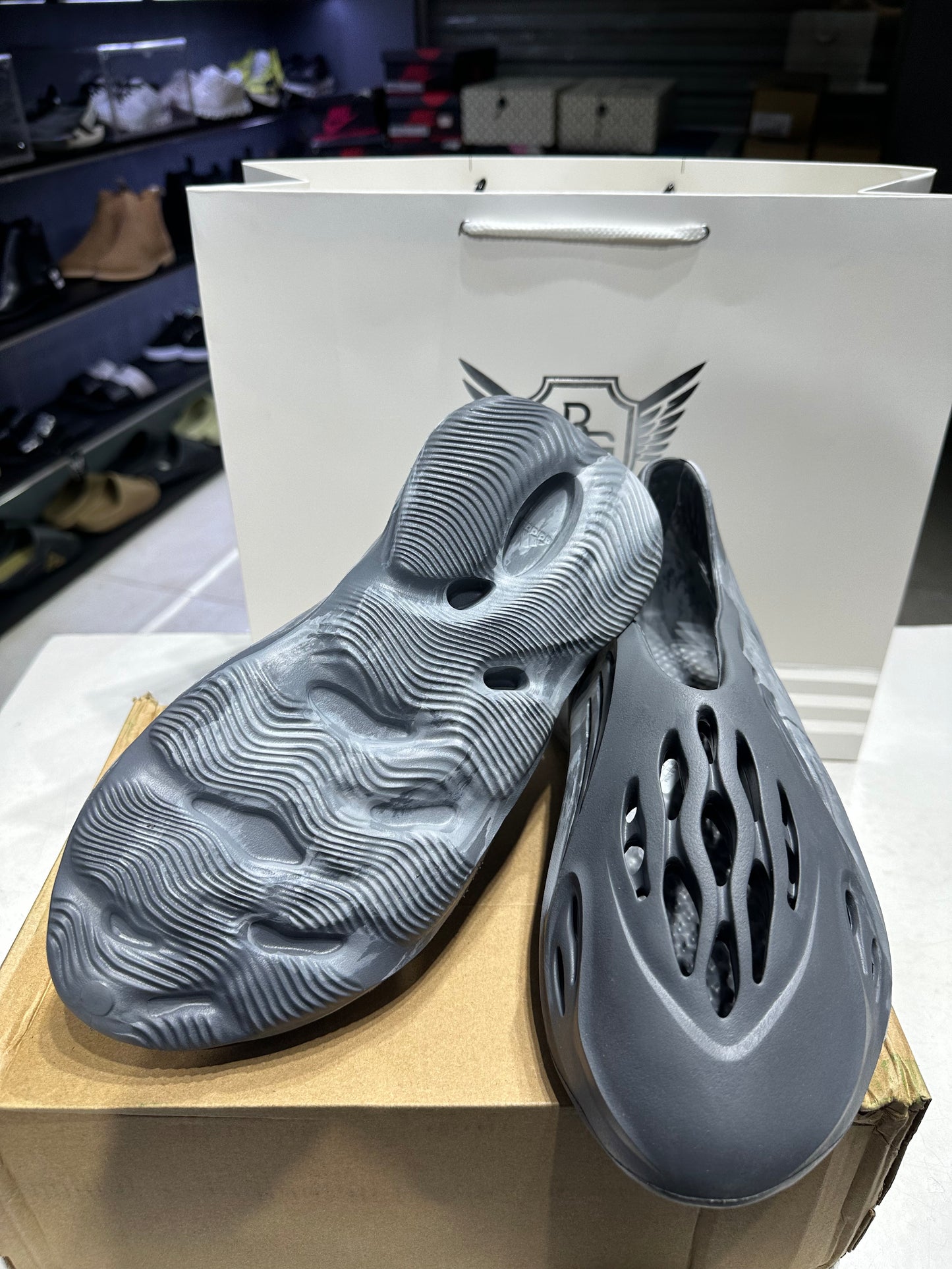 Yeezy Foam RNNR MX Granite