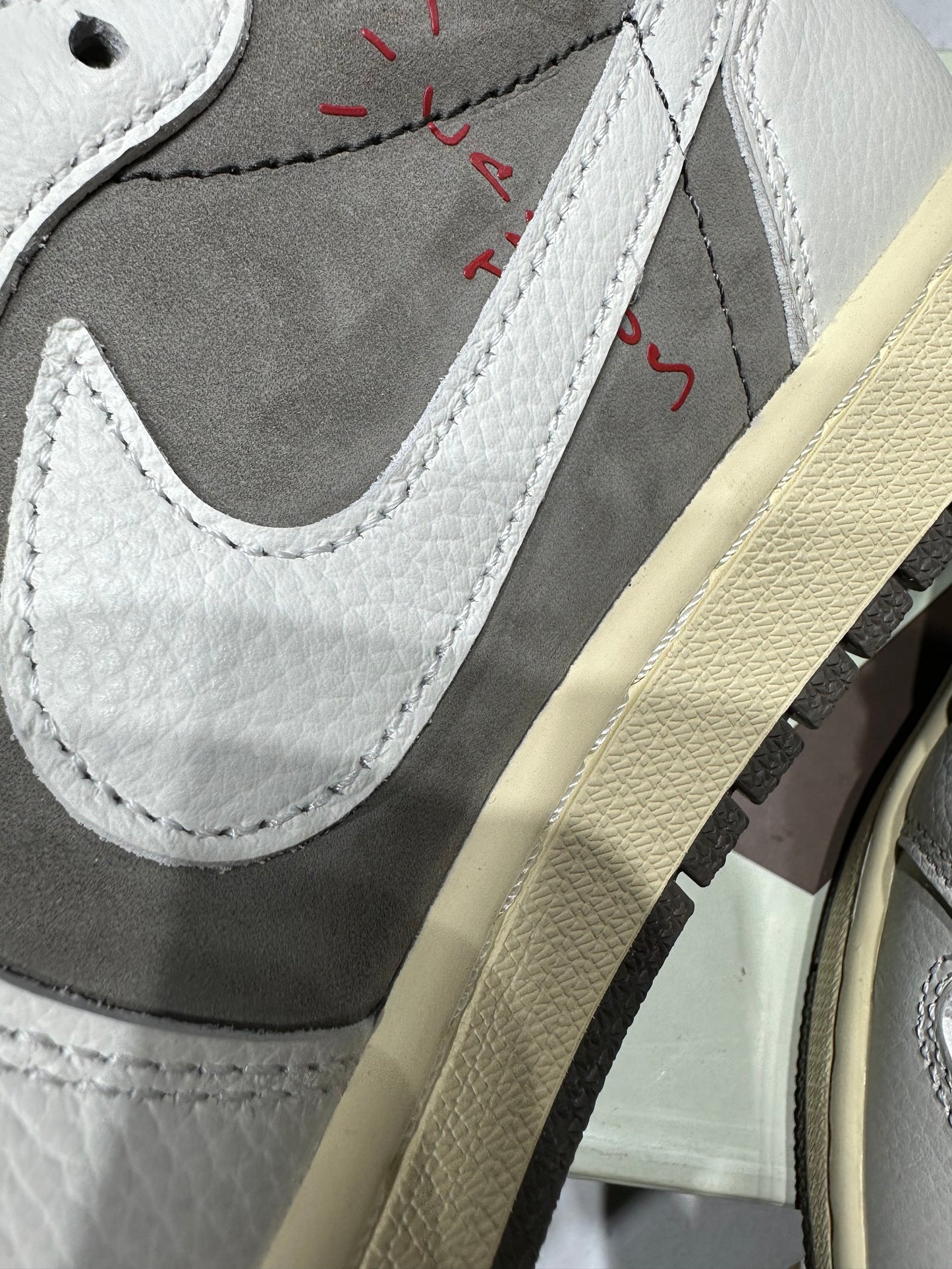 Jordan 1 Retro Low Travis Scott Reverse Mocha