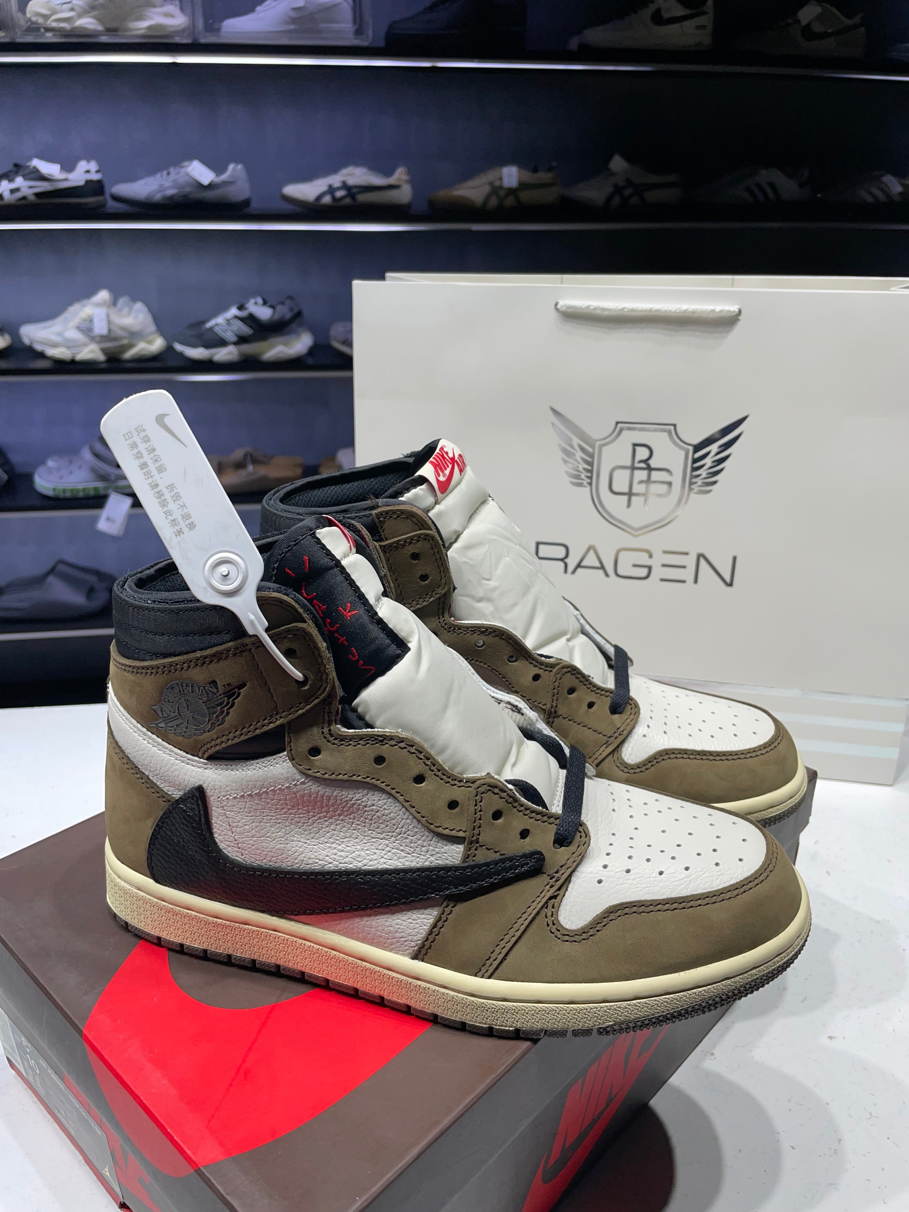 靴 Travis Scott Air Jordan 1 High Mocha JORDAN 1 RETRO HIGH OG TRAVIS SCOTT MOCHA – ONE OF A KIND