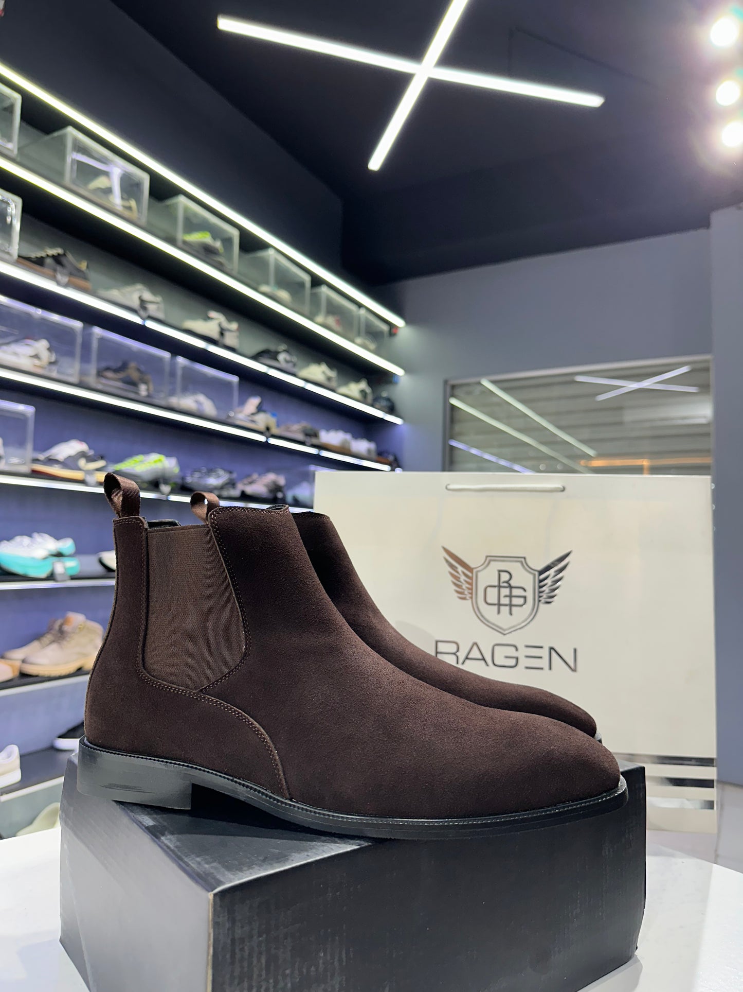 Chelsea suede Coffee Brown