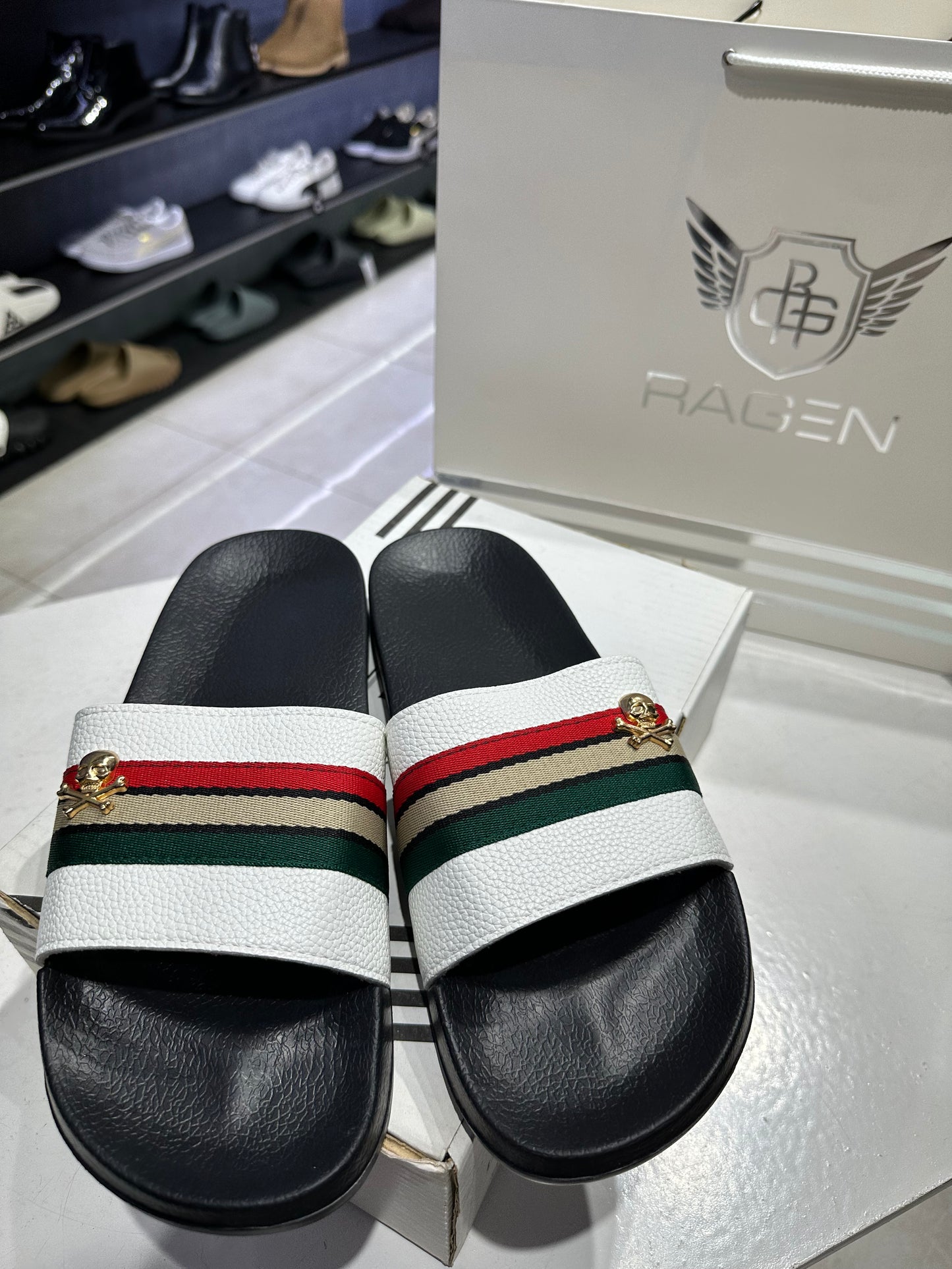 Skull Slides - White