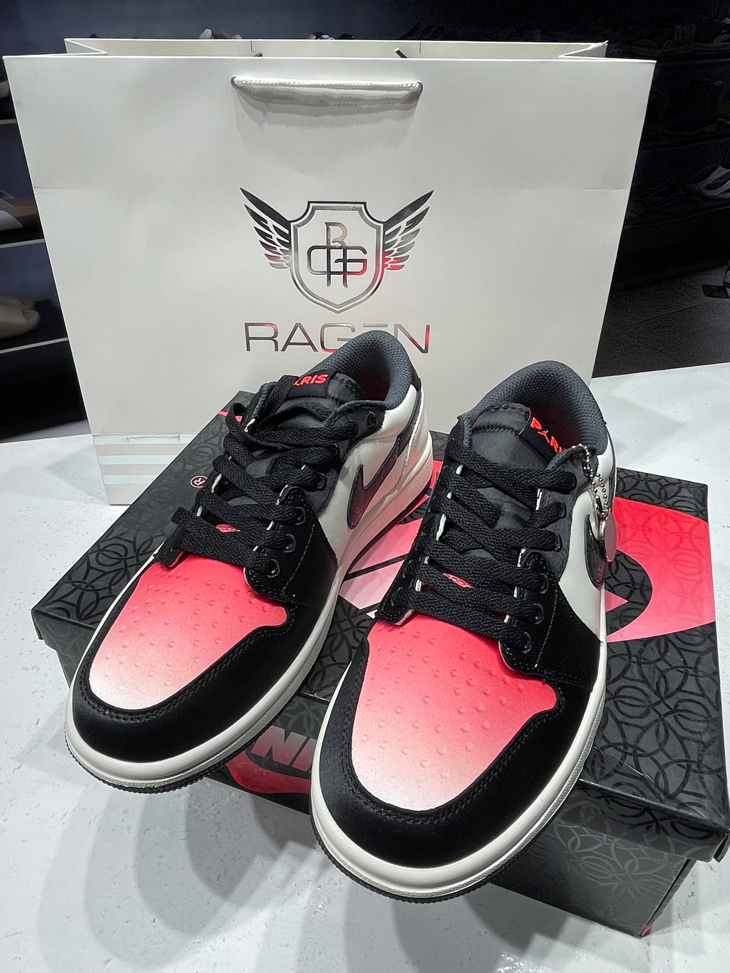 Jordan 1 Retro low PSG Paris Saint Germain