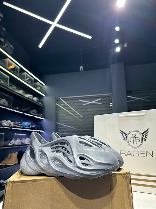 Yeezy Foam RNNR MX Granite