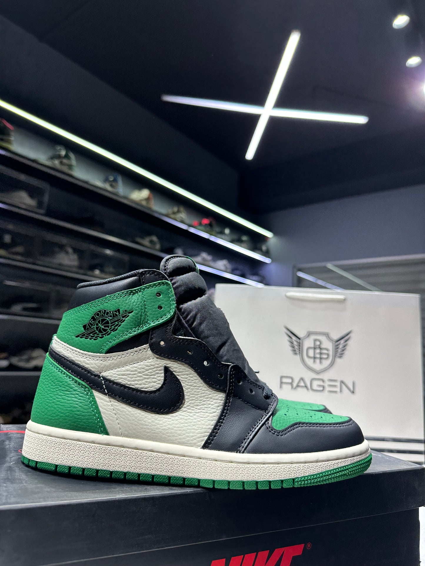 Jordan 1 Retro High Pine Green