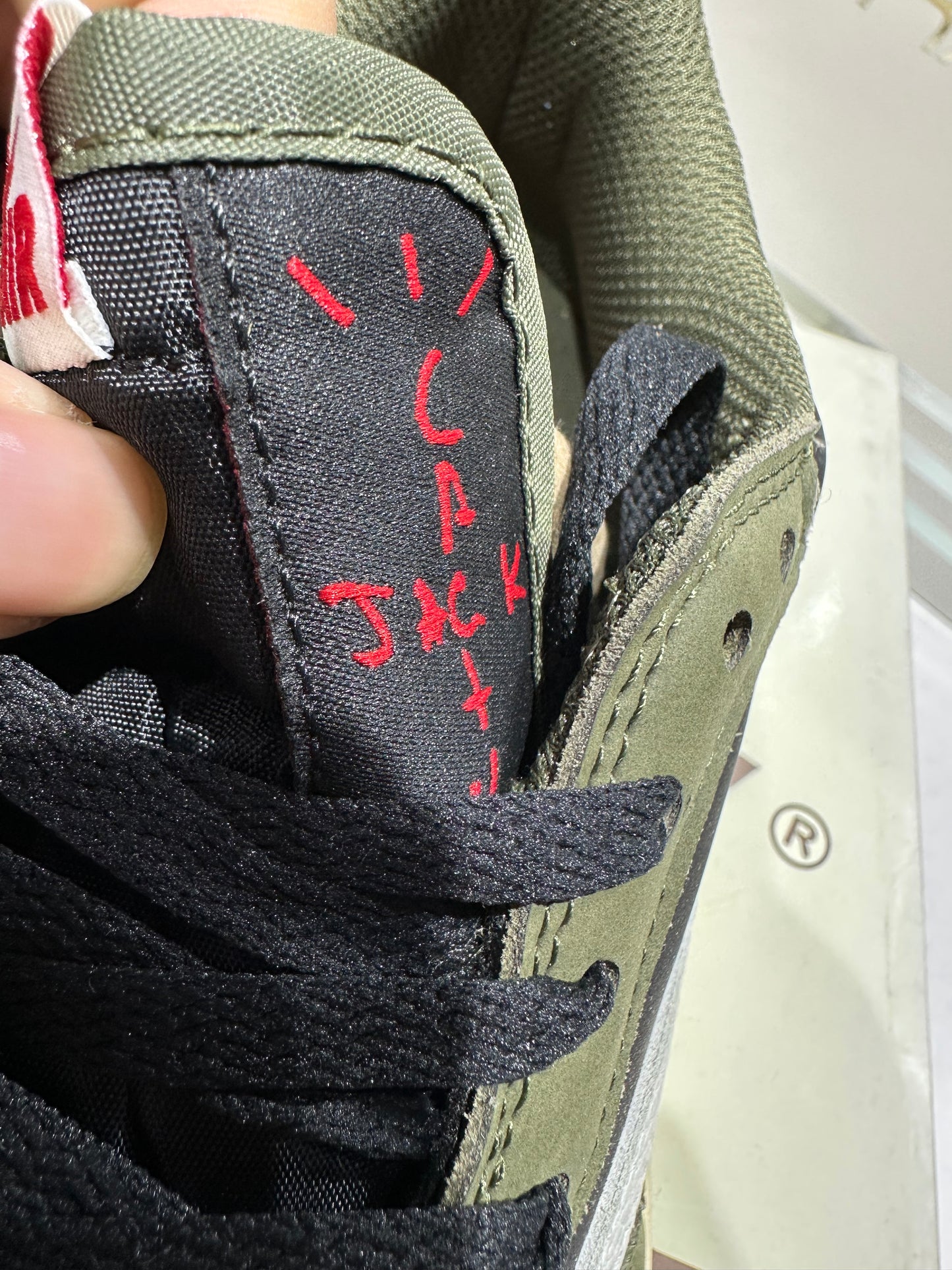 Travis Scott Black Olive (Oem) grade