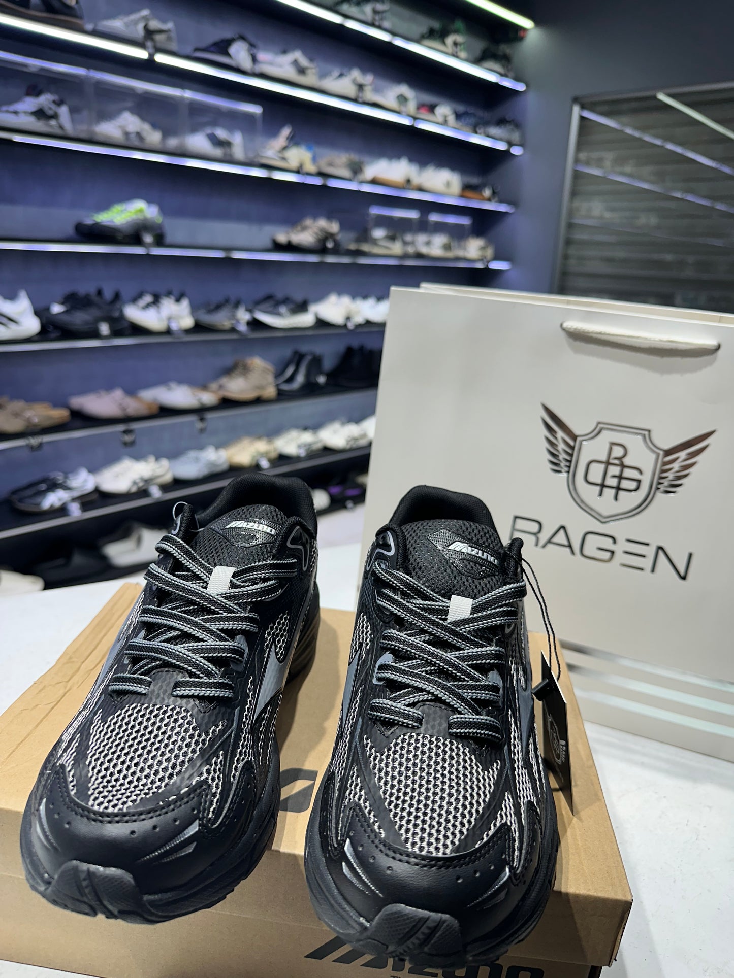 Mizuno Halo Mix ‘Black Silver’