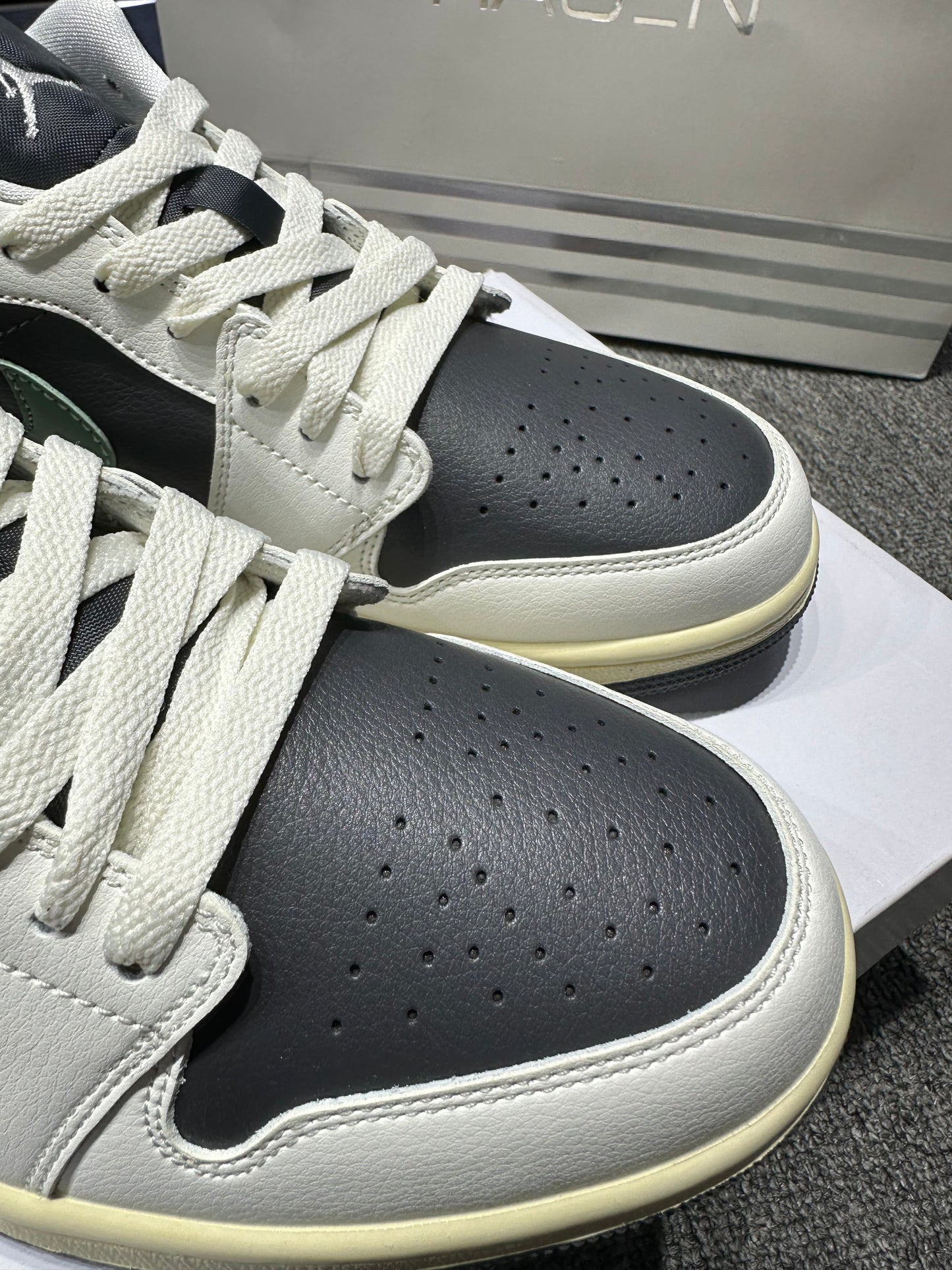 Aj 1 Low Jade Smoke