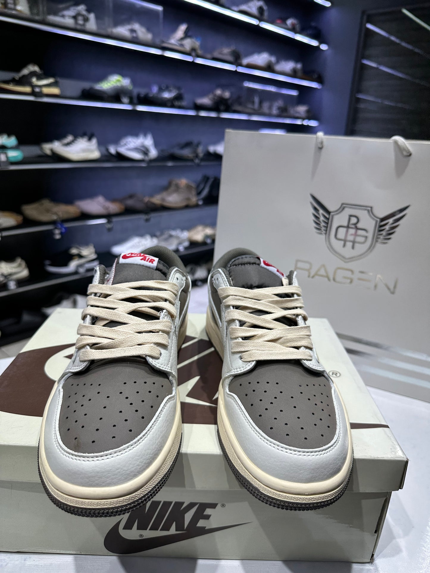 Travis Scott Mocha (Oem grade)