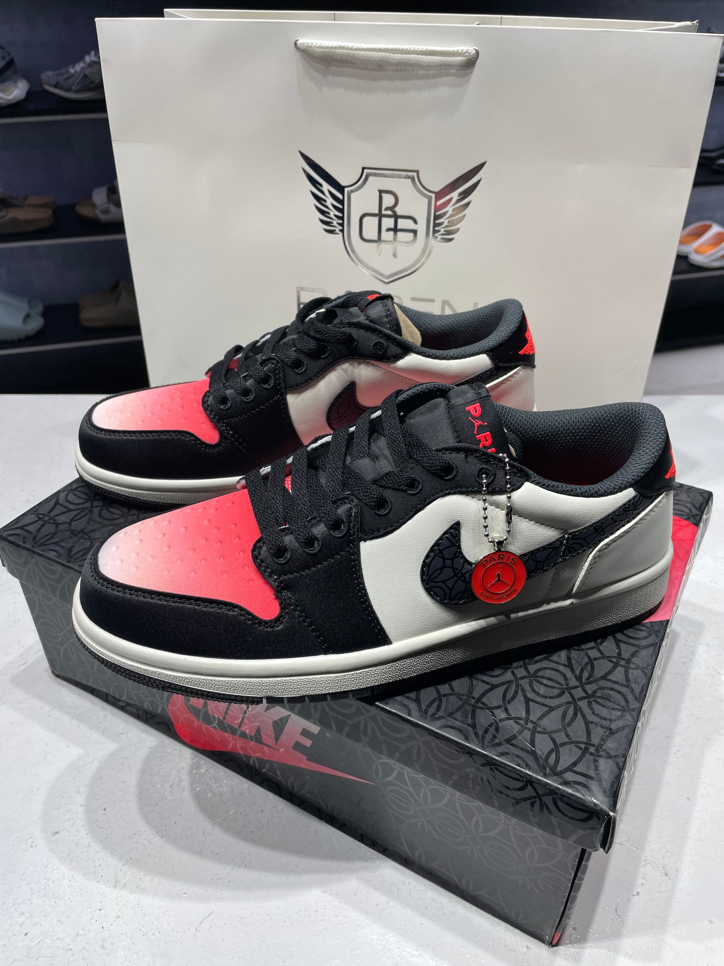 Jordan 1 Retro low PSG Paris Saint Germain