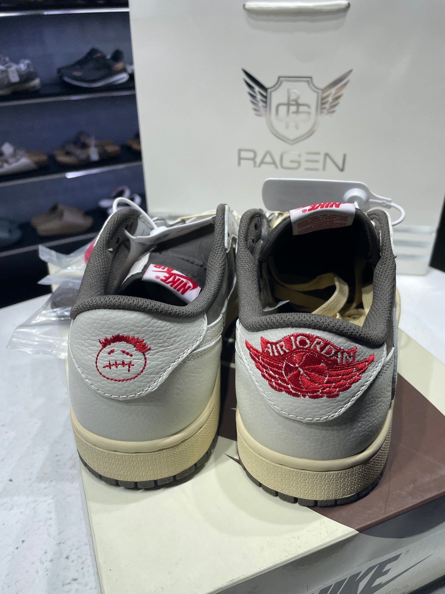 Jordan 1 Retro Low Travis Scott Reverse Mocha