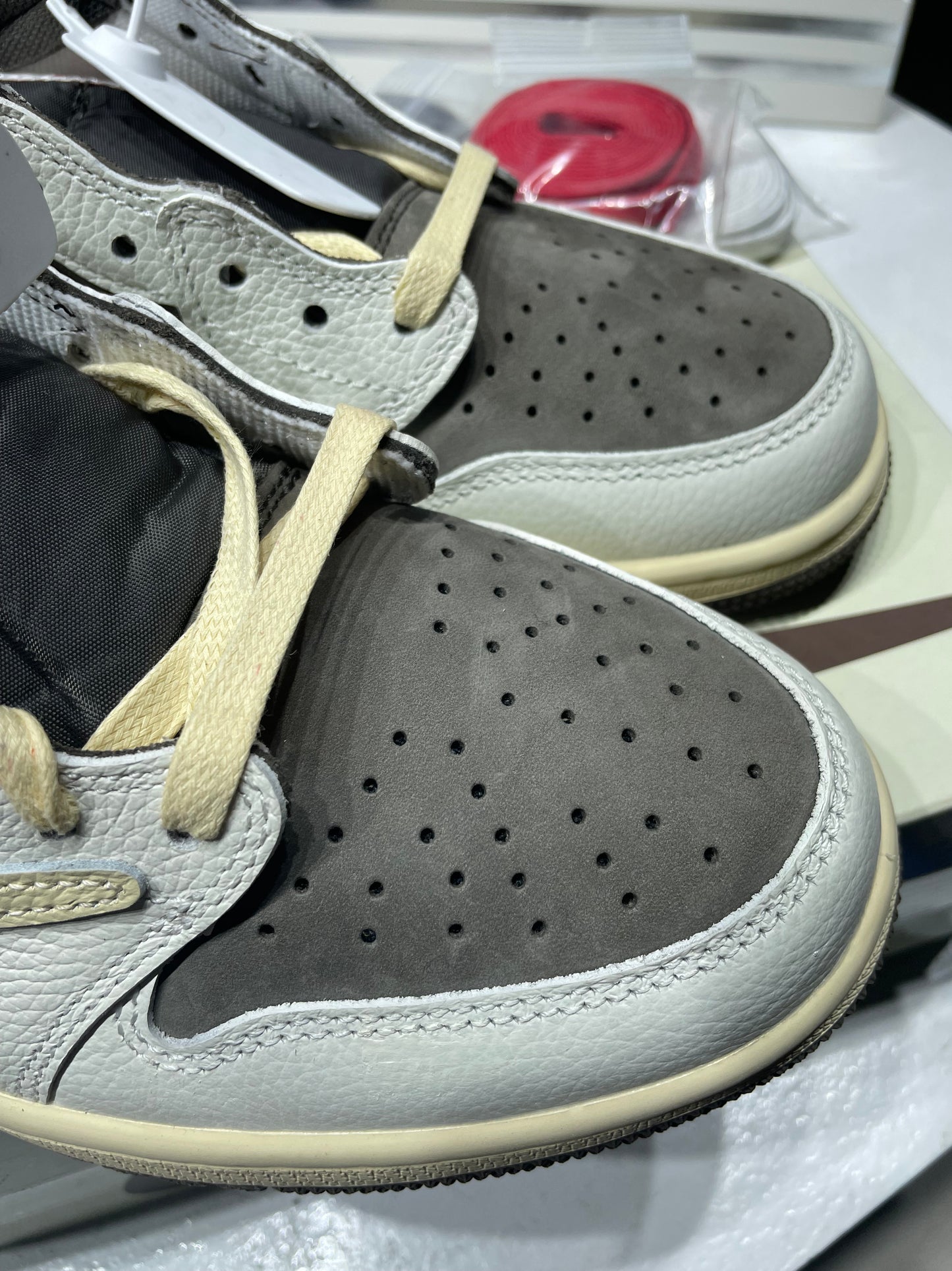 Jordan 1 Retro Low Travis Scott Reverse Mocha
