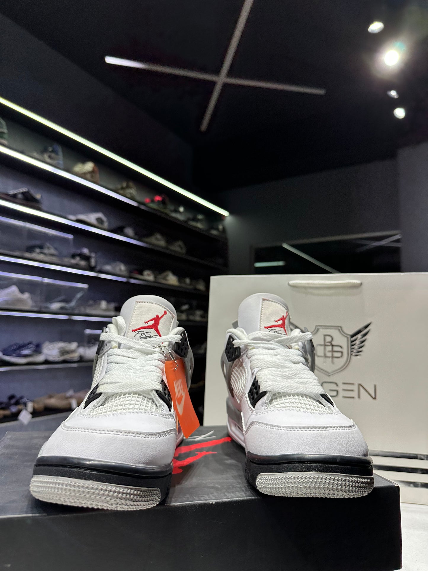 Jordan 4 Retro White Cement