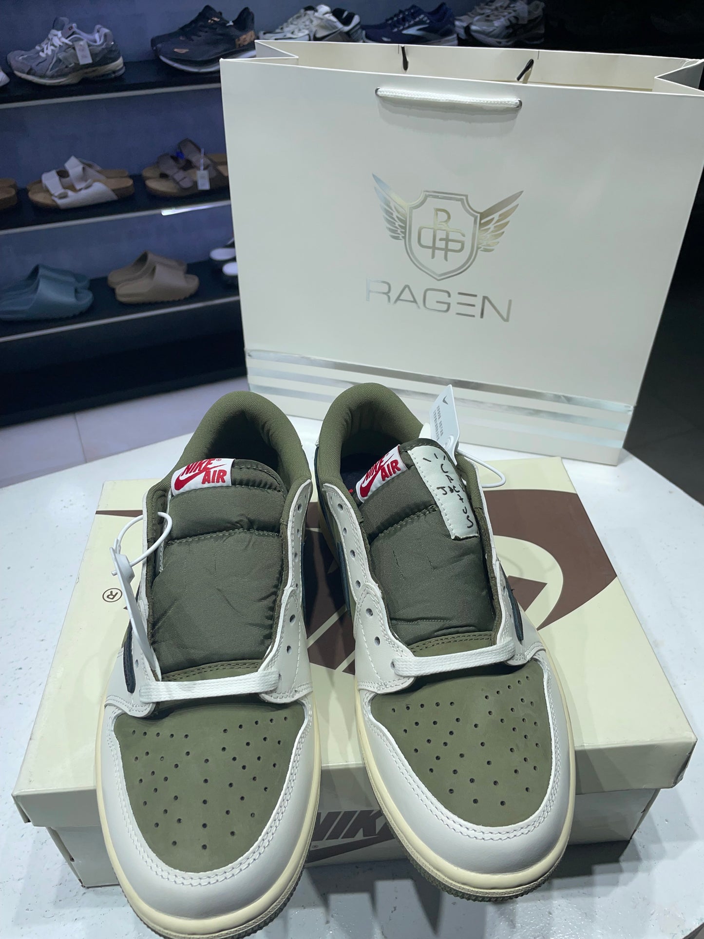 Air Jordan 1 low Travis Scott Medium Olive