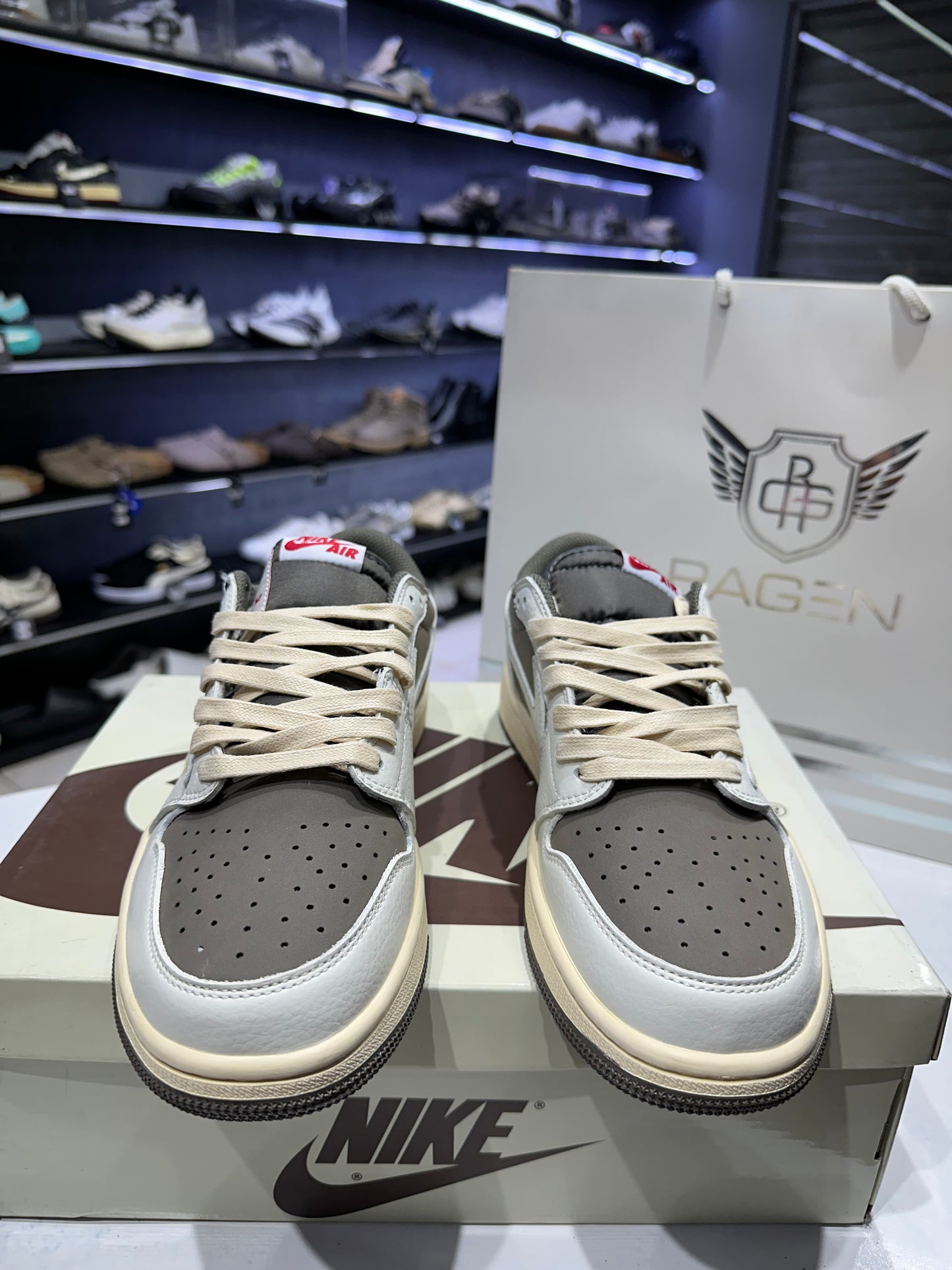 Travis Scott Mocha (Oem grade)