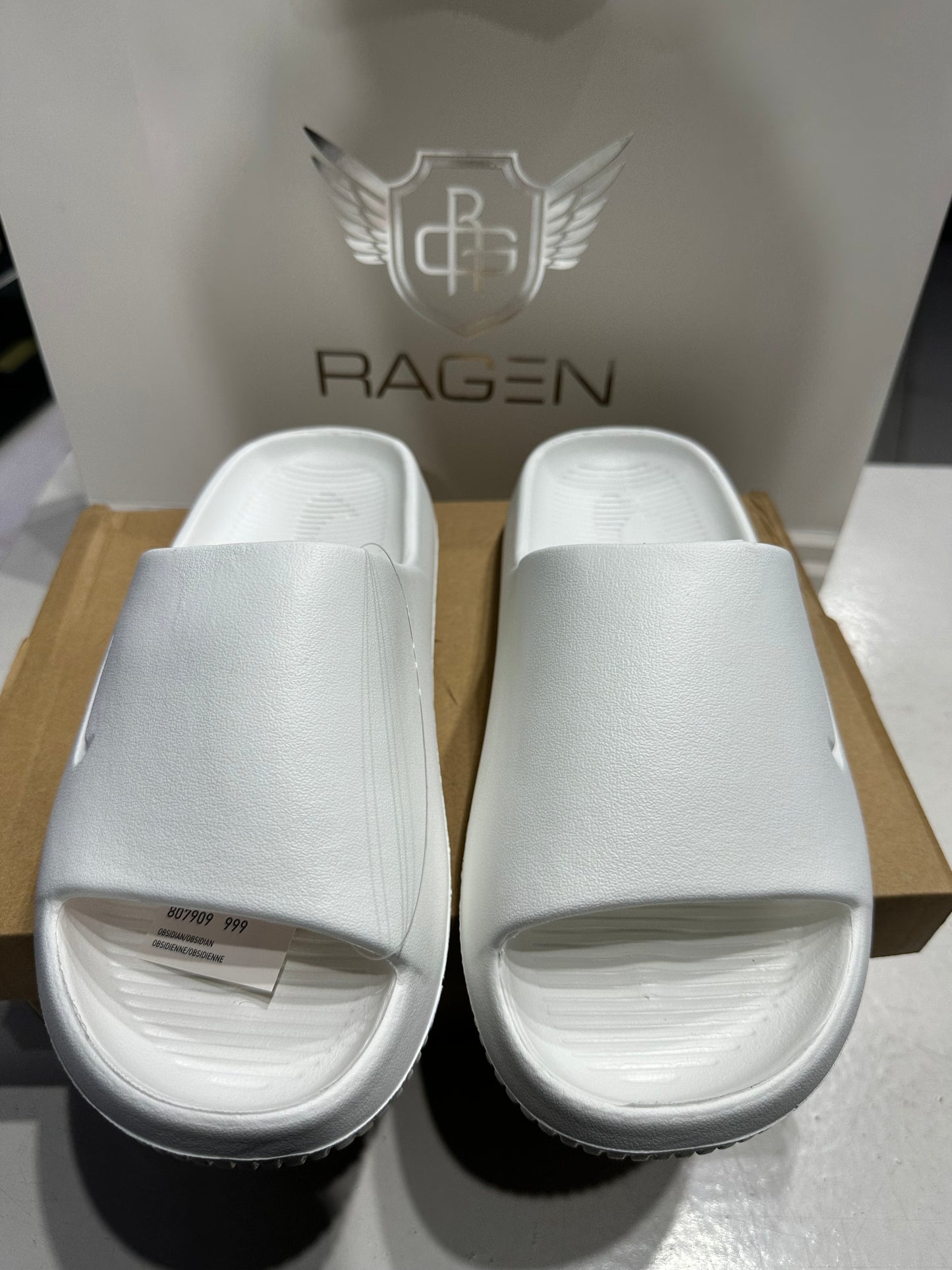 Calm Slide White 1:1