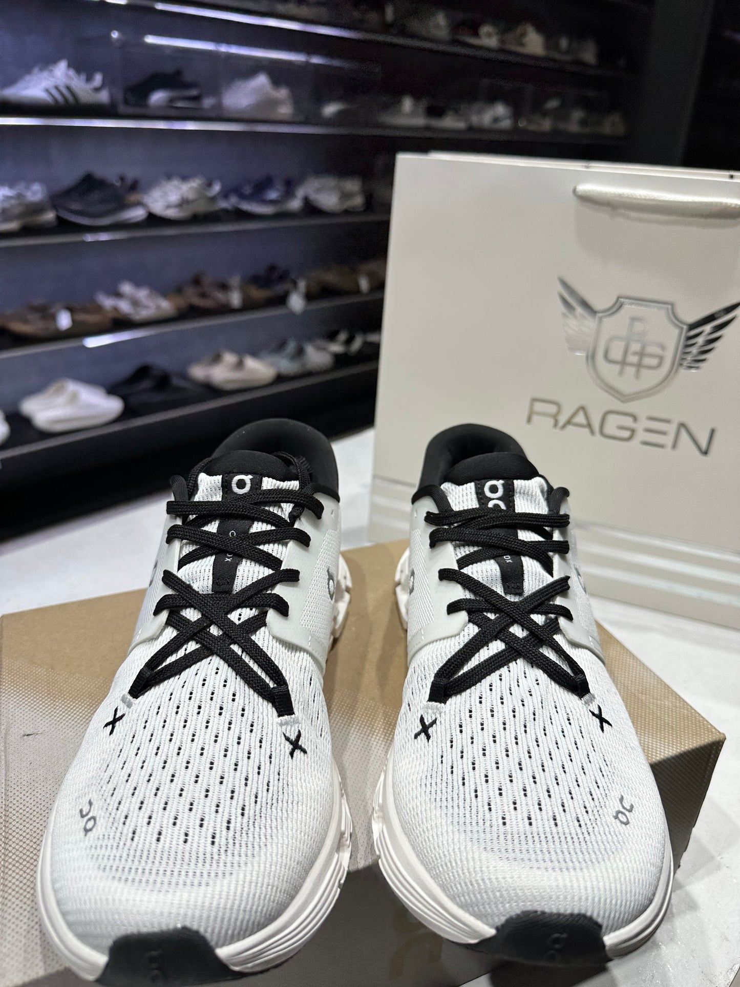 On Cloud runner 2 white